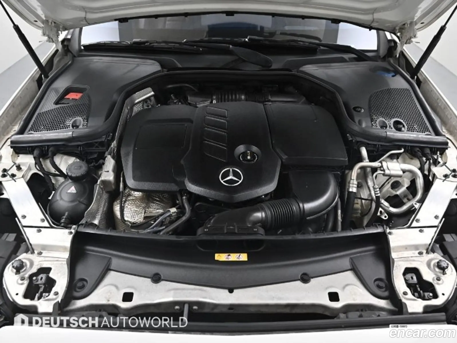 Mercedes-Benz E-Klasse E220D 4Matic Avant Garde 2017 - фотография 17833121