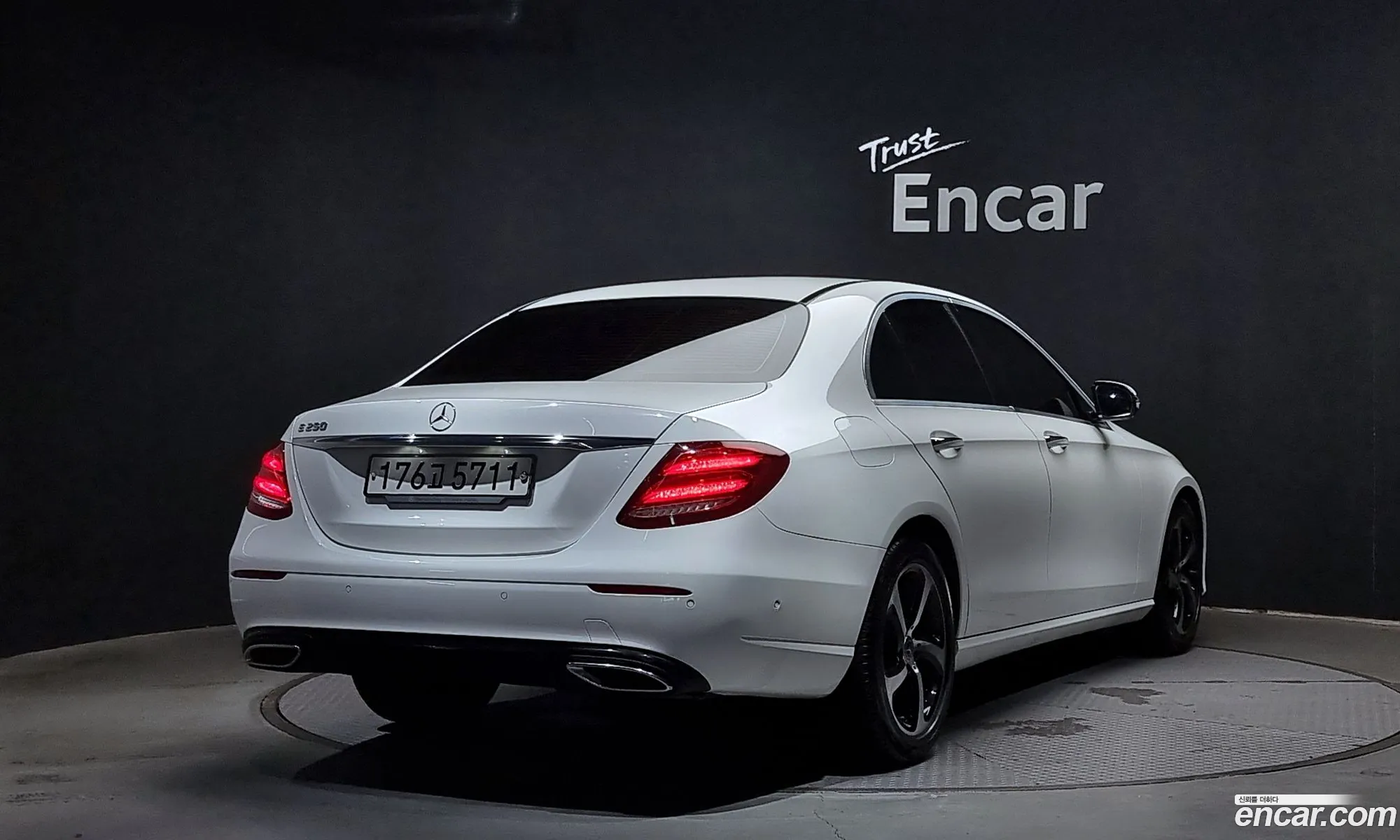 Mercedes E-Class W213 E250 Avantgarde - фотография 17833105