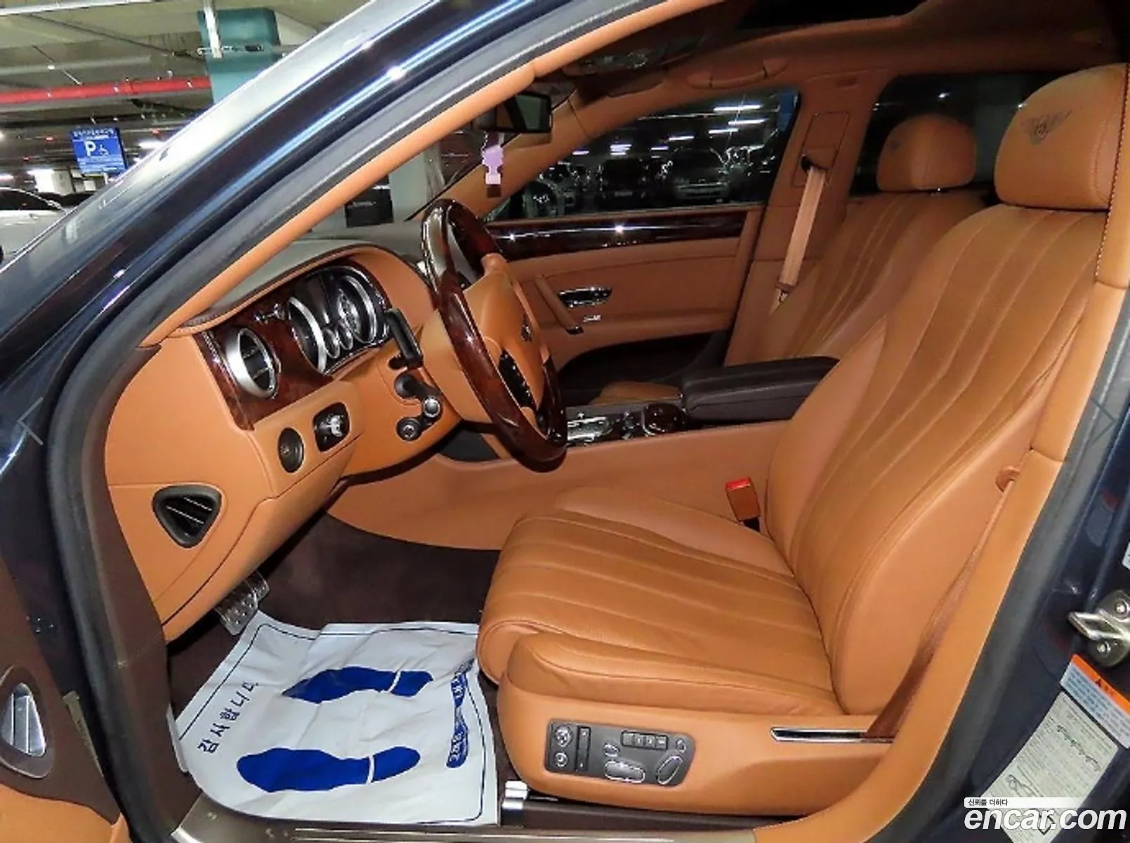 Bentley Flying Spur 60 2014 - фотография 3928109