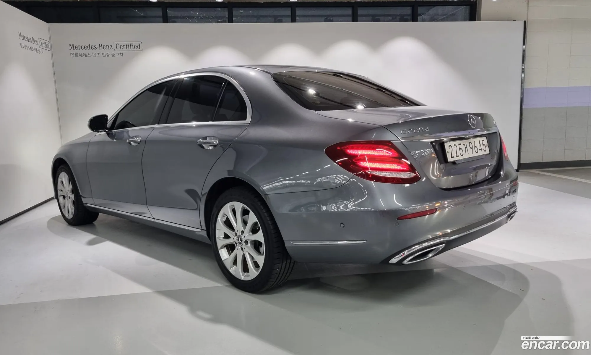 Mercedes-Benz E-Klasse V W213 S213 C238 E220D 4Matic Exclusive 2020 - фотография 17434151