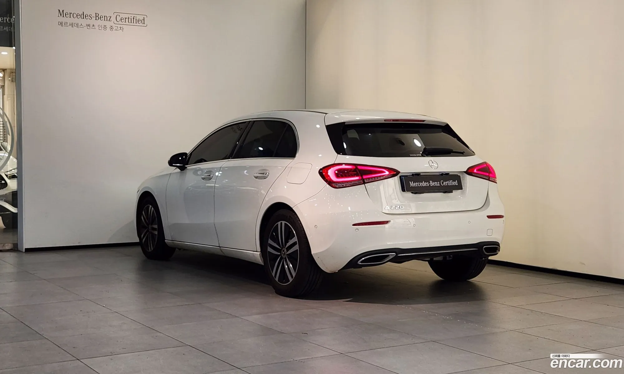 Mercedes-Benz A-Klasse A220 Hatchback 2023 - фотография 17434183