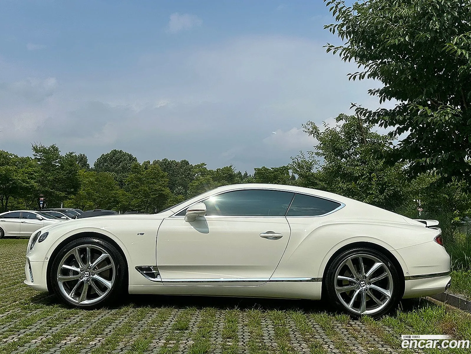 Bentley Continental 40 Gt 2020 - фотография 3928084