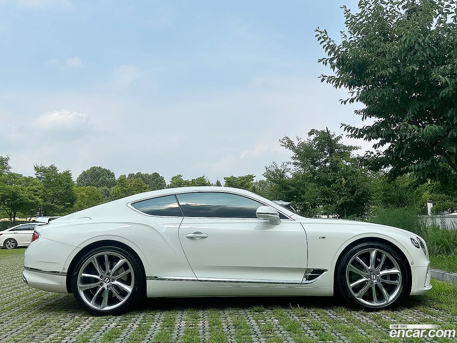 Bentley Continental 40 Gt 2020 - фотография 3928085