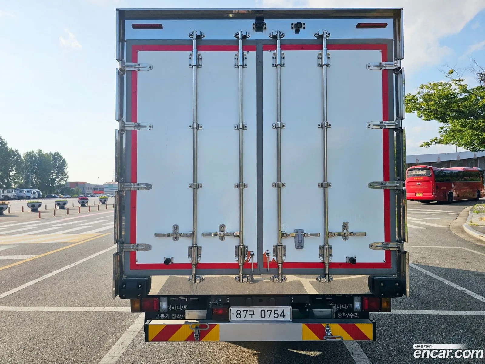 Isuzu Elf Refrigeration Tower 35 Tons - фотография 3507847