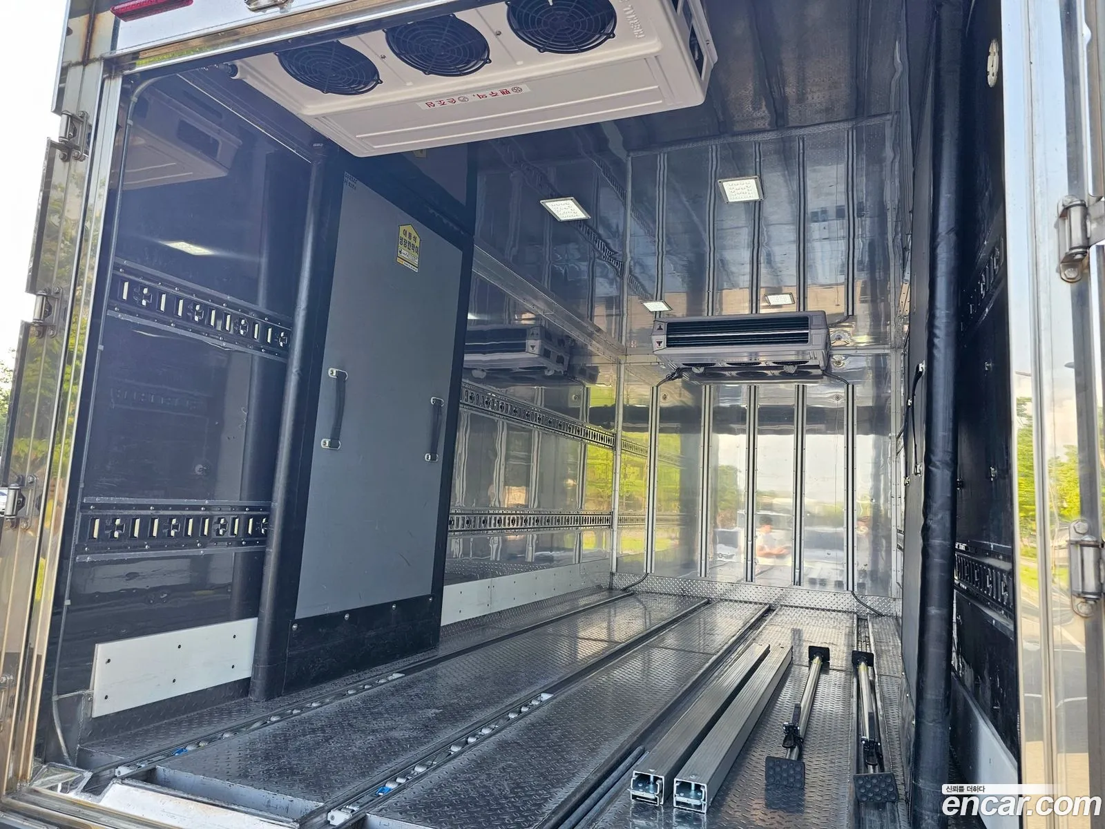 Isuzu Elf Refrigeration Tower 35 Tons - фотография 3507849