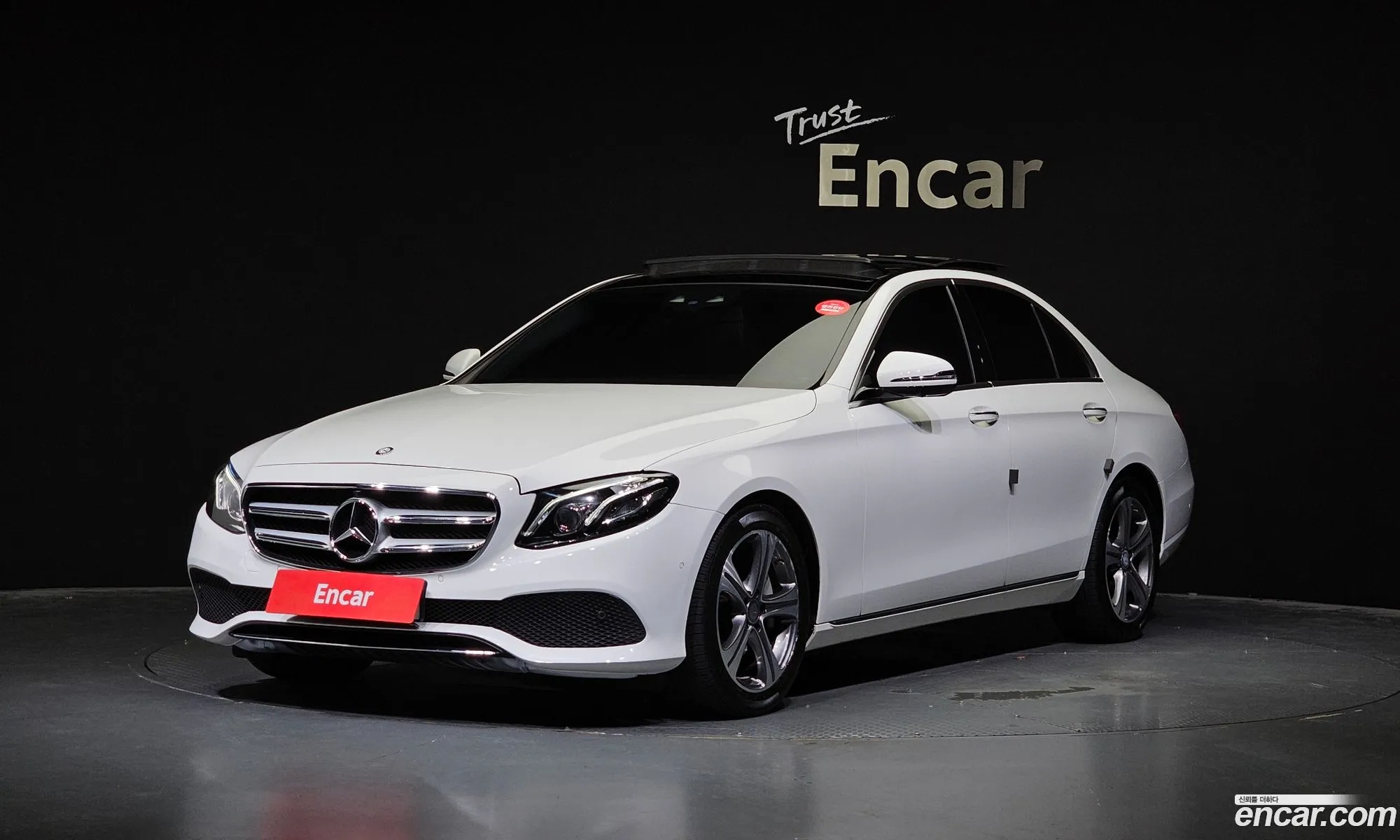 Mercedes-Benz E-Klasse E300 Avantgarde 2016 - фотография 17360547