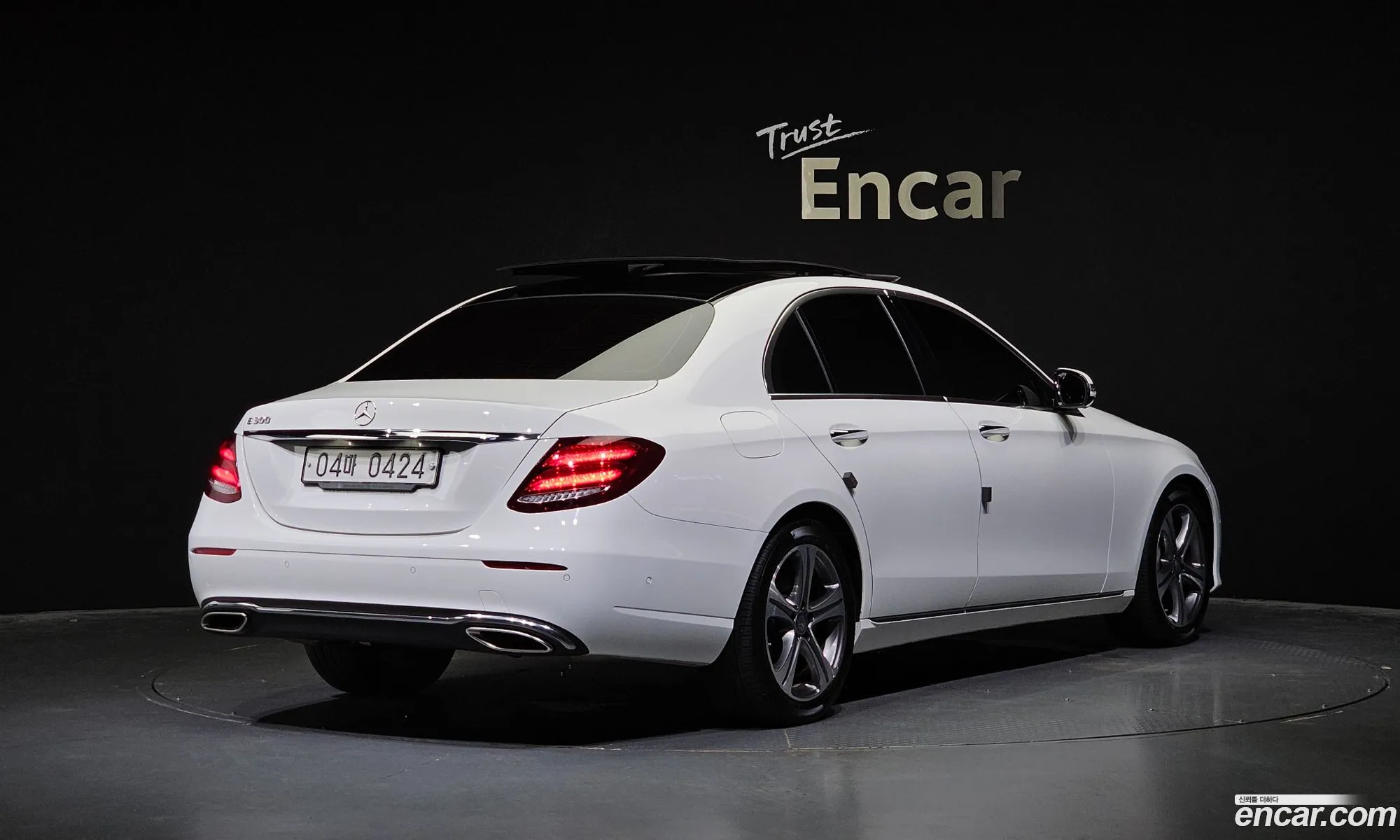 Mercedes-Benz E-Klasse E300 Avantgarde 2016 - фотография 17360548