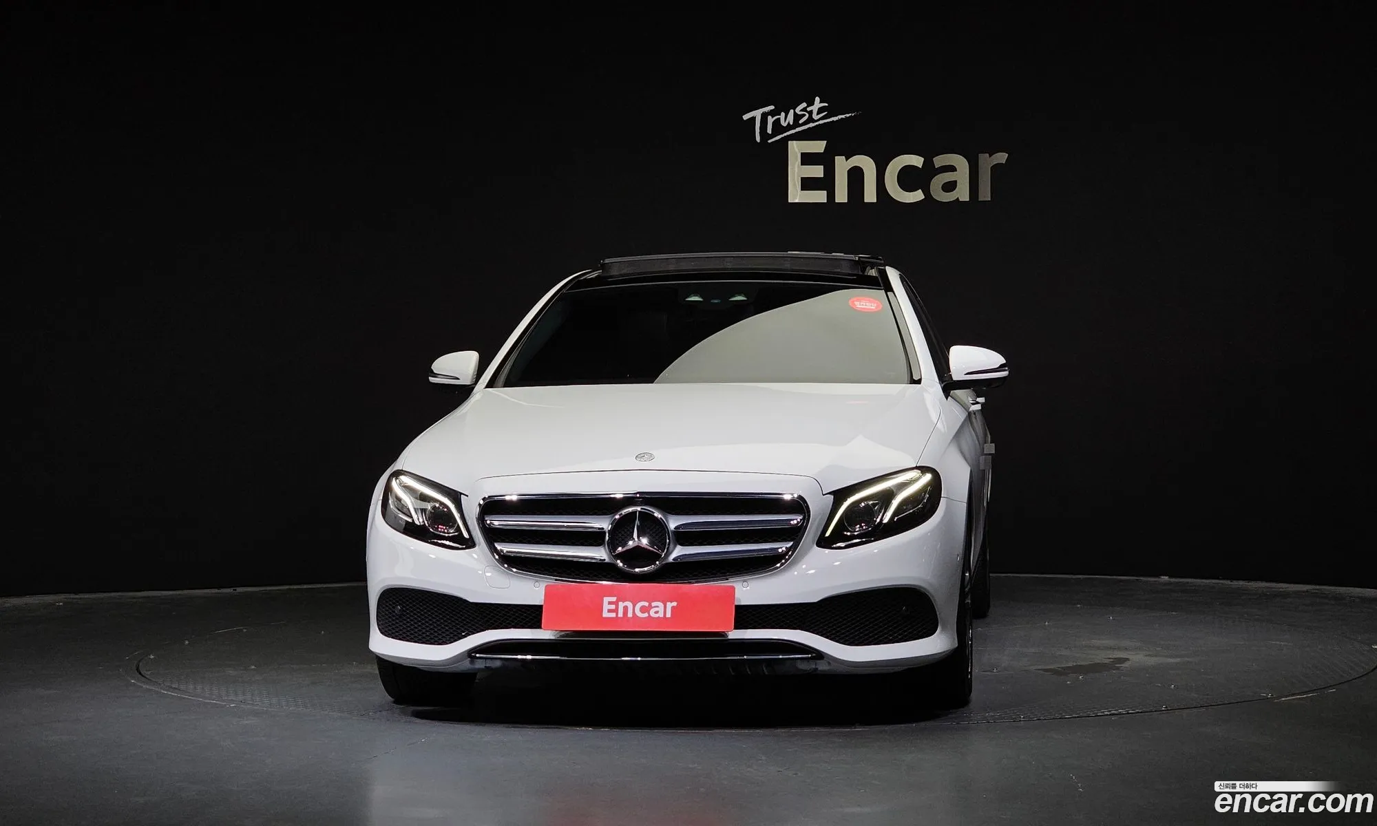 Mercedes-Benz E-Klasse E300 Avantgarde 2016 - фотография 17360549