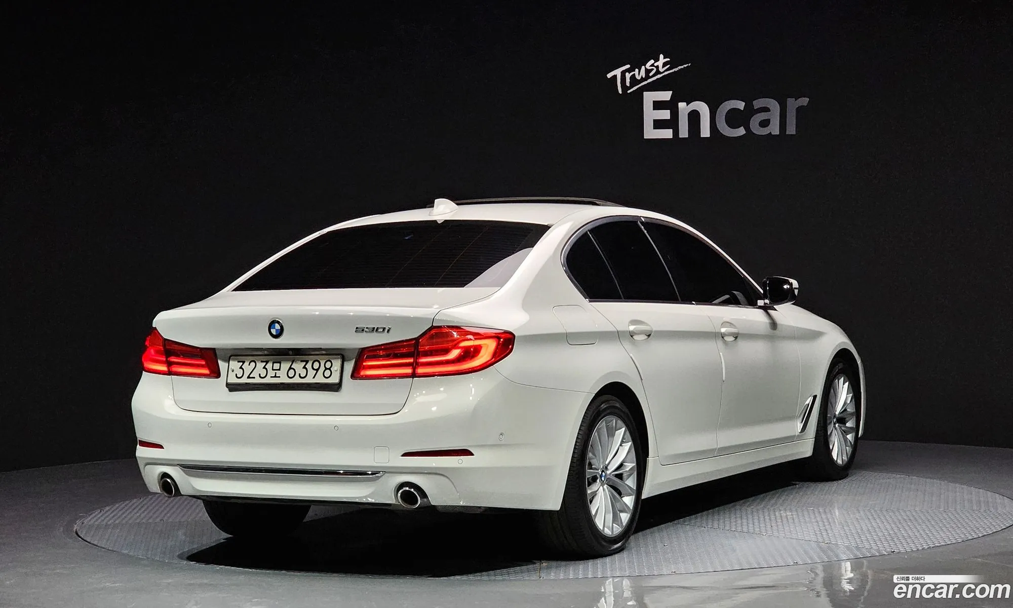 BMW 5 Series G30 530I Luxury Plus - фотография 14779900