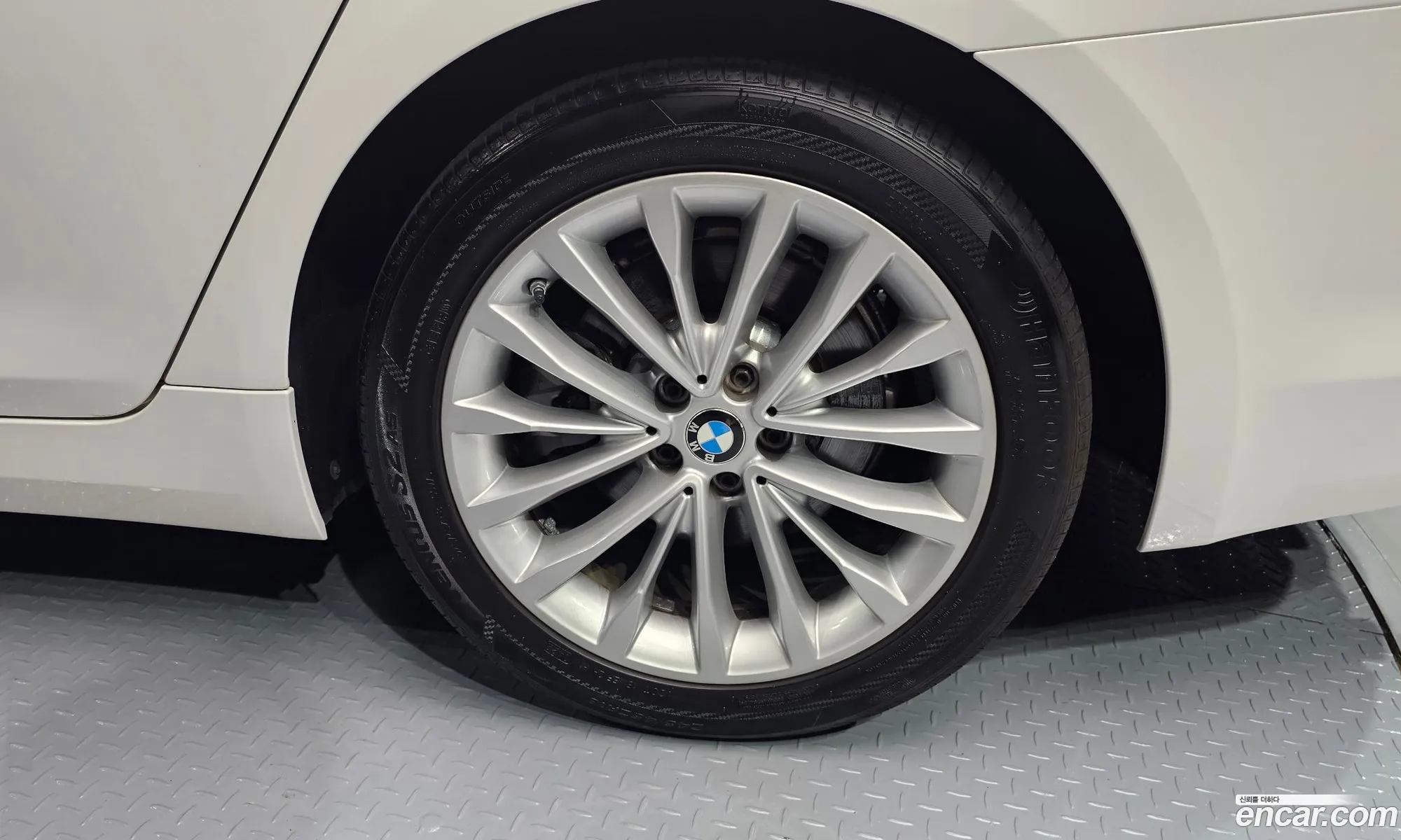 BMW 5 Series G30 530I Luxury Plus - фотография 14779903