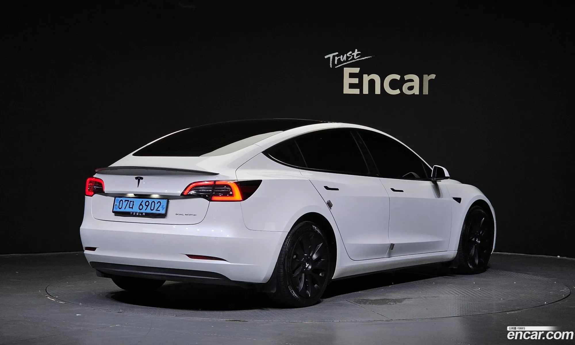 Tesla Model 3 I Long Range 2022 - фотография 3514569