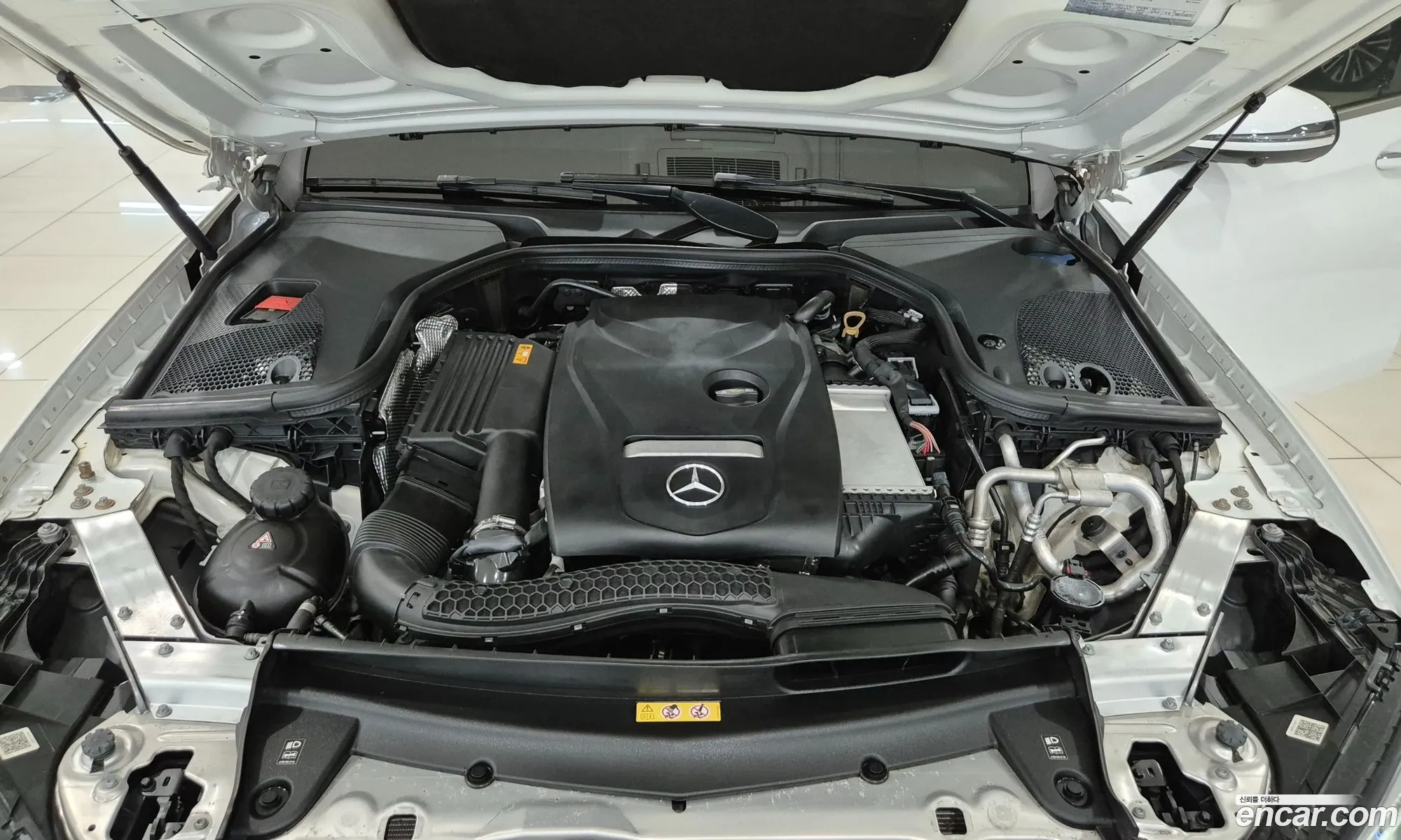 Mercedes-Benz E-Klasse V W213 S213 C238 E300 Exclusive 2019 - фотография 17258205