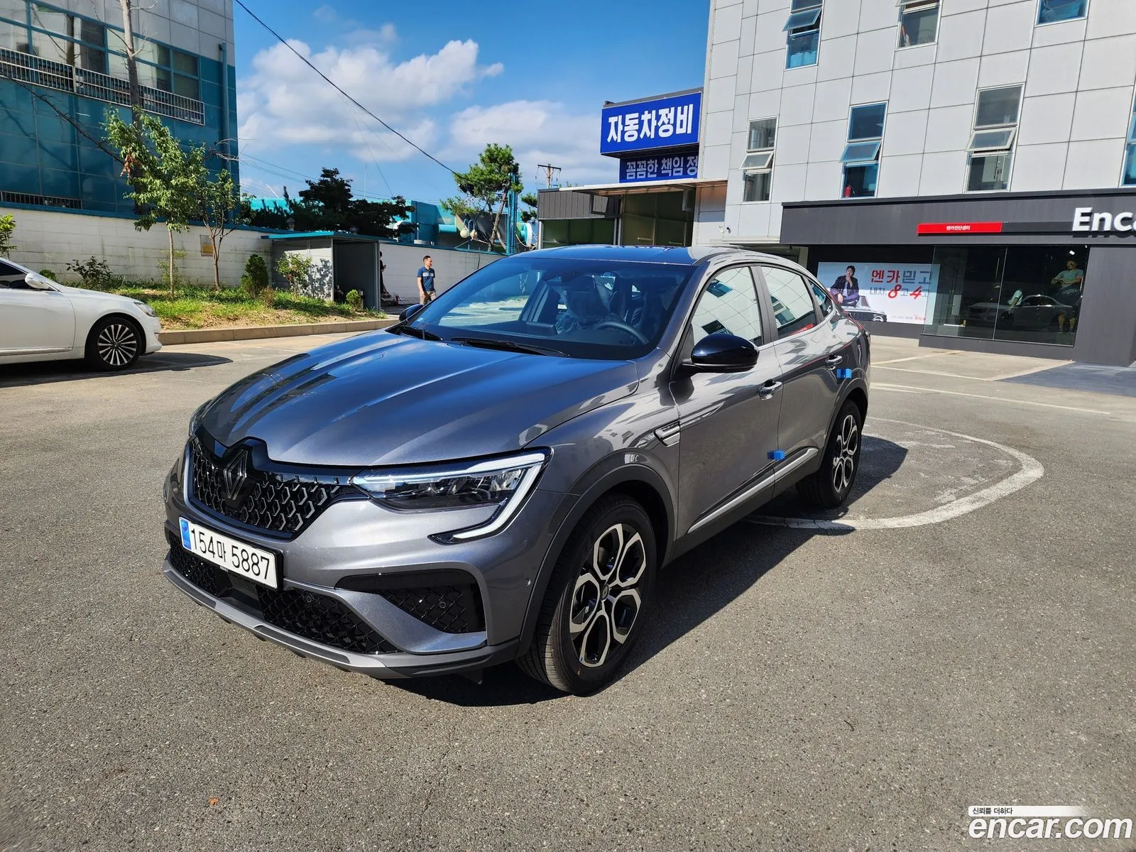 Renault Samsung Arkana 16 E-Tech Iconic 2025 - фотография 1235990