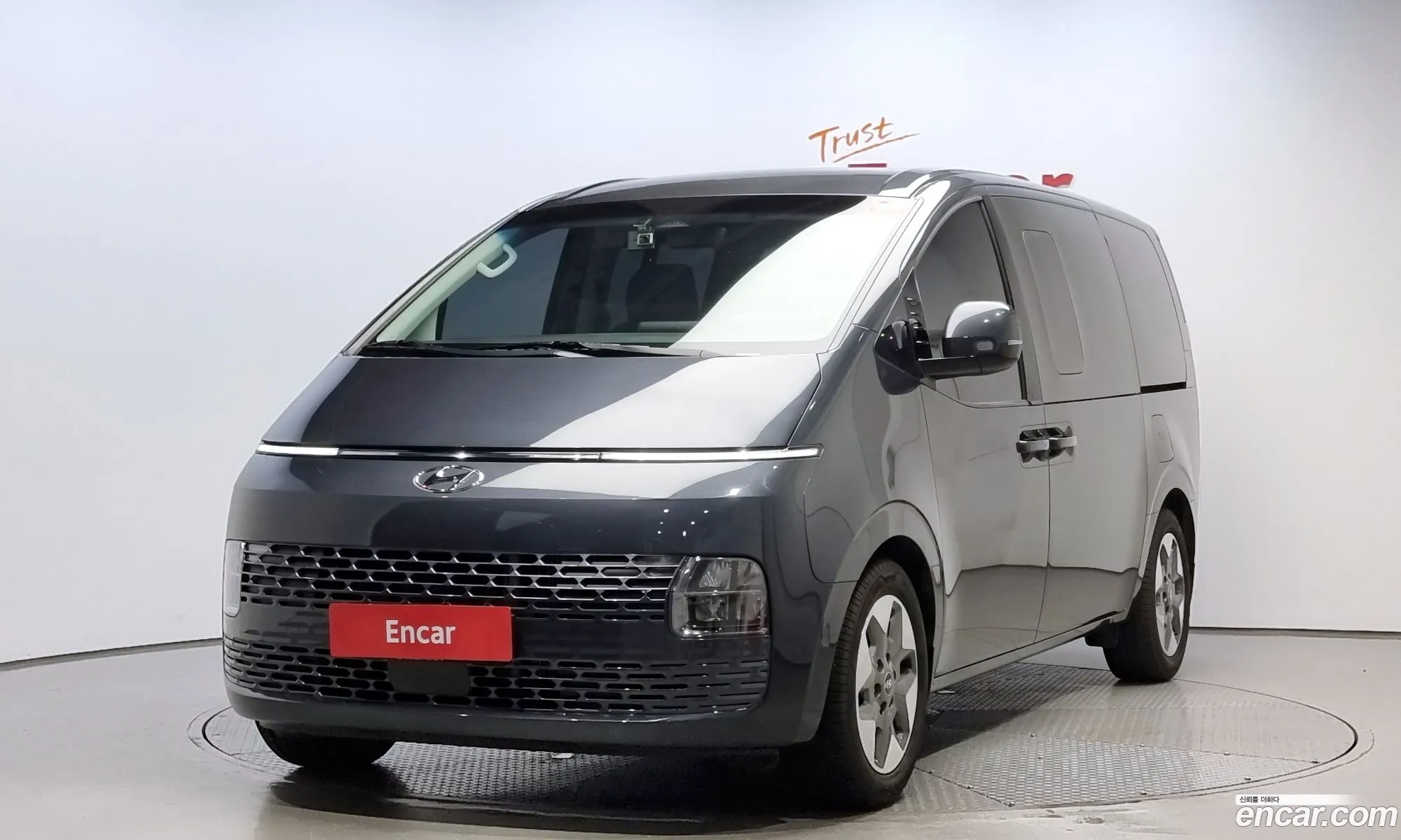 Hyundai Staria Tourer 11-Seater 2023 - фотография 17897978