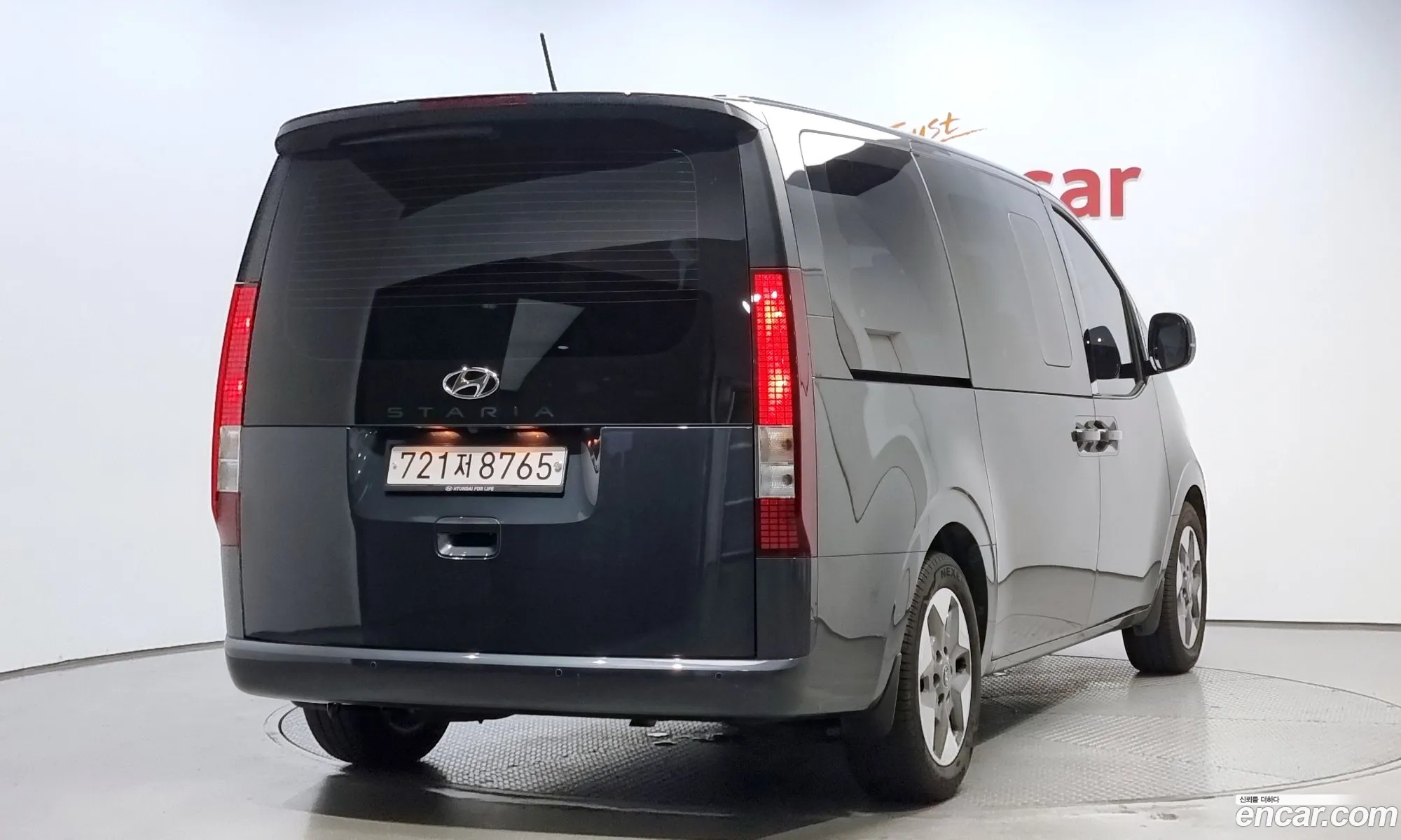 Hyundai Staria Tourer 11-Seater 2023 - фотография 17897979