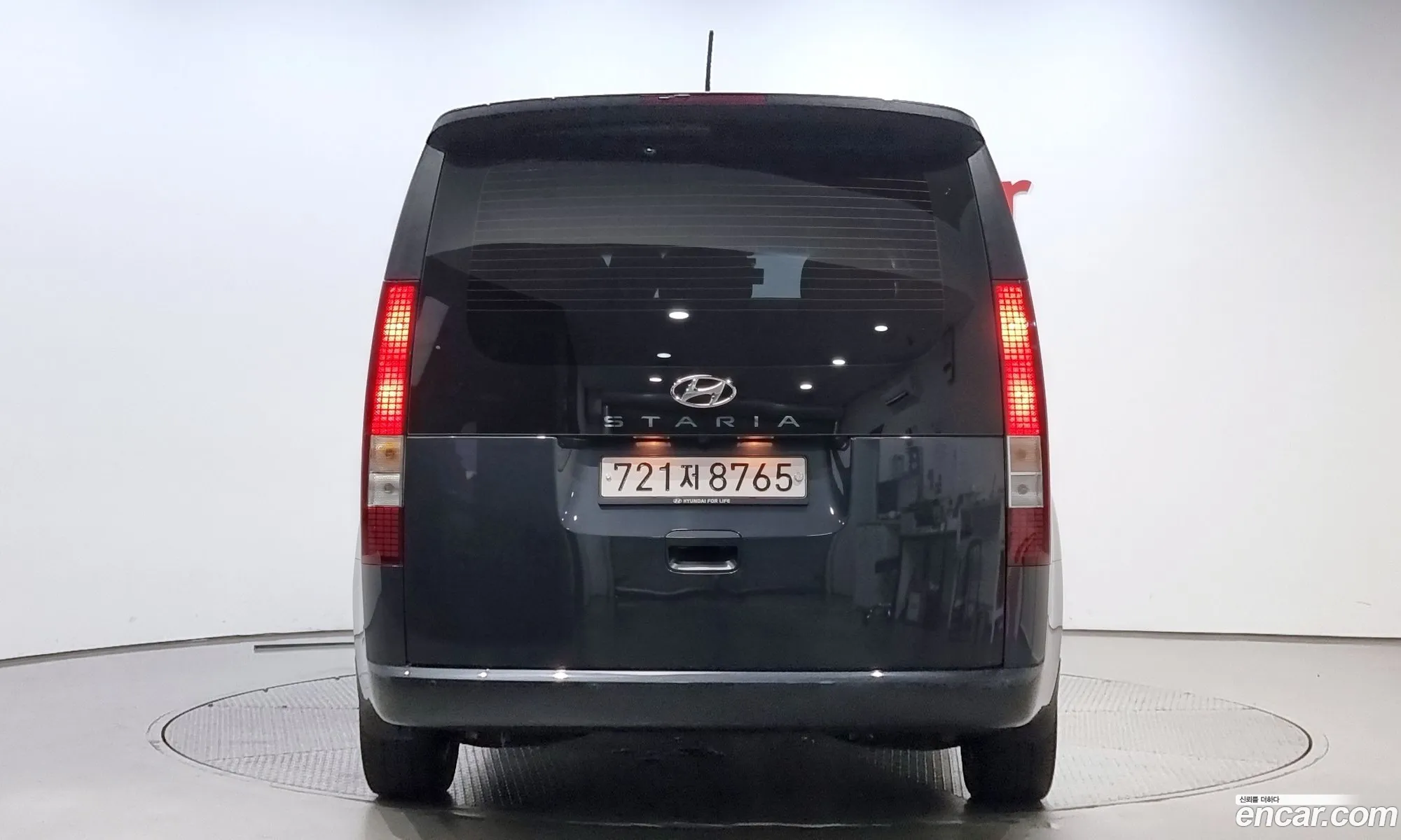 Hyundai Staria Tourer 11-Seater 2023 - фотография 17897983