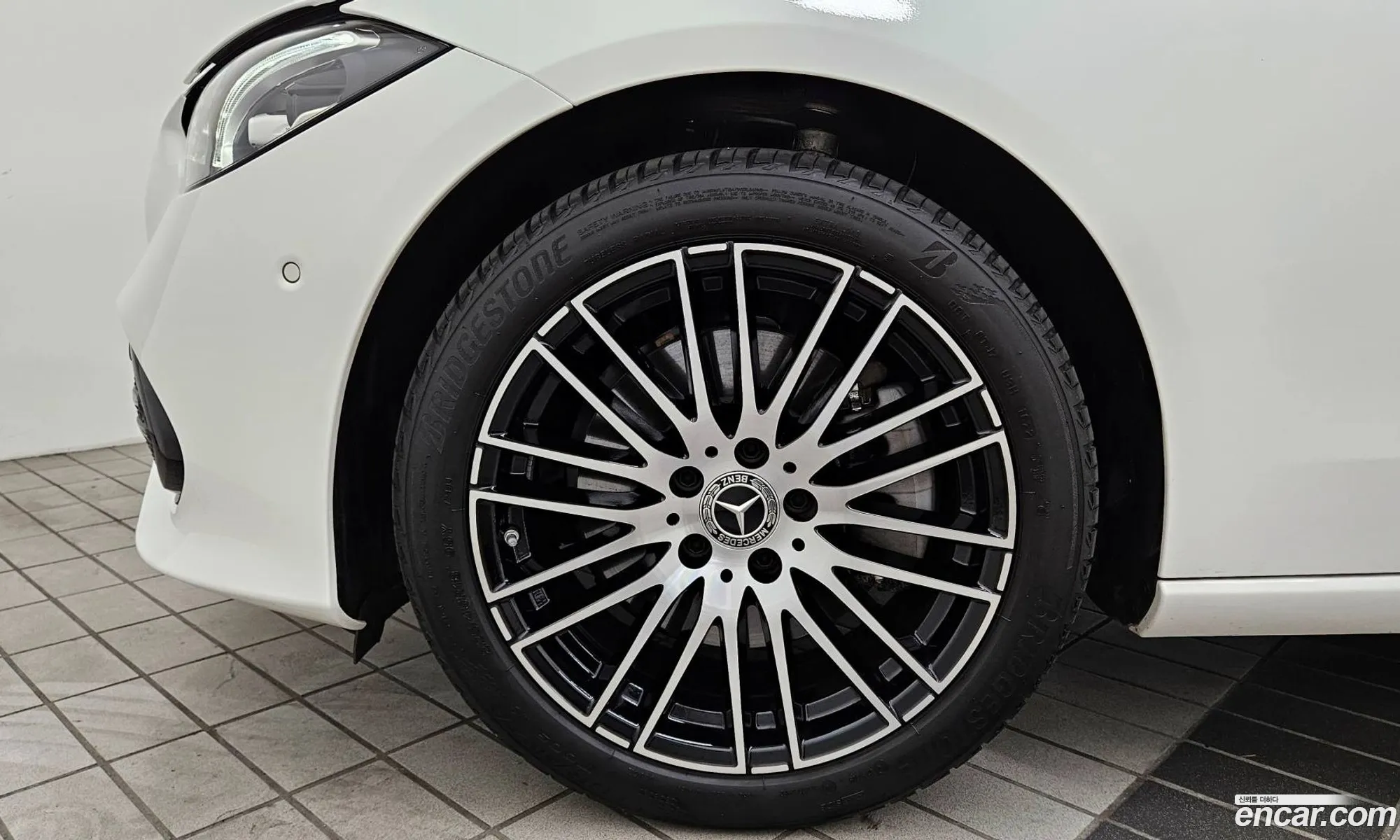 Mercedes-Benz C-Klasse C200 Avant Garde 2023 - фотография 17258144