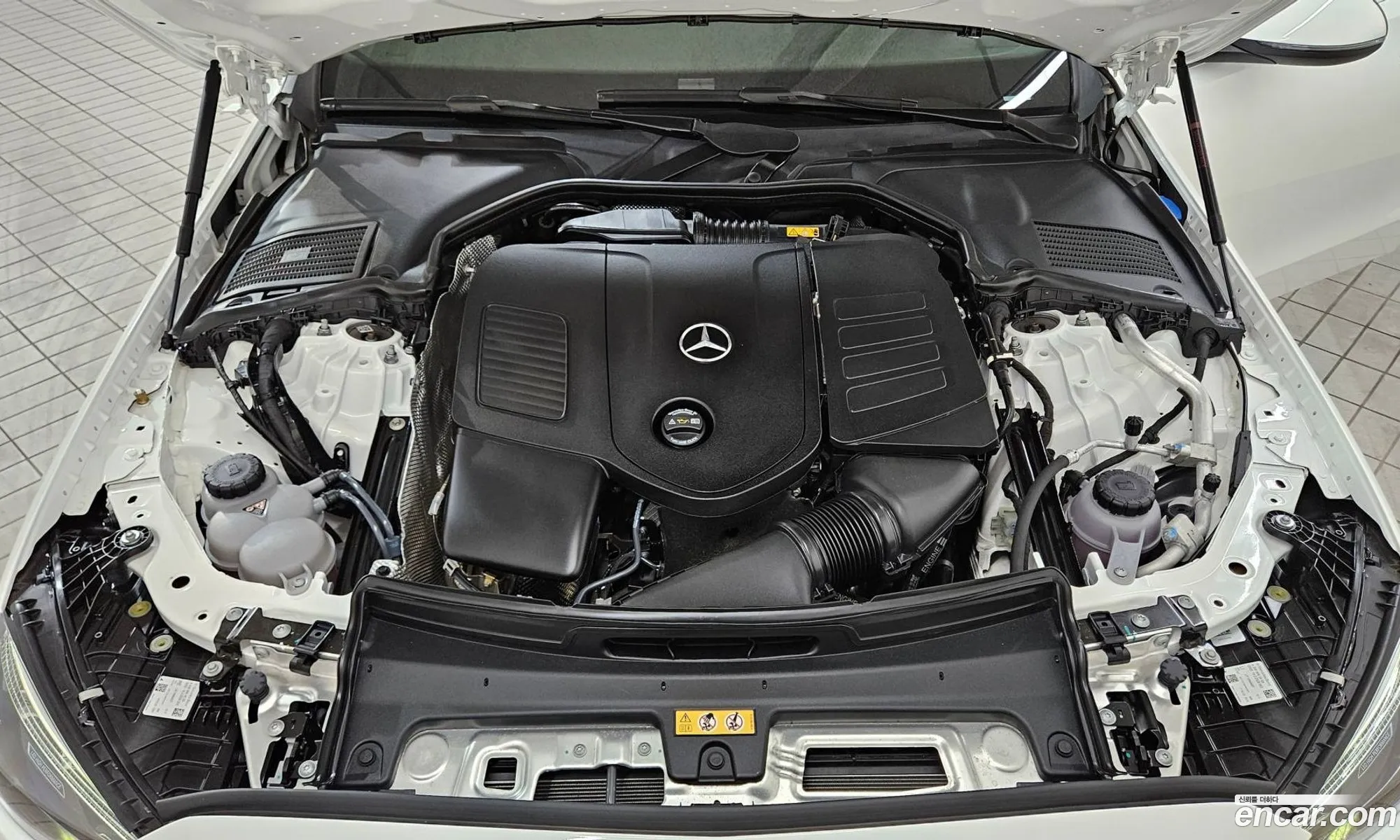 Mercedes-Benz C-Klasse C200 Avant Garde 2023 - фотография 17258145