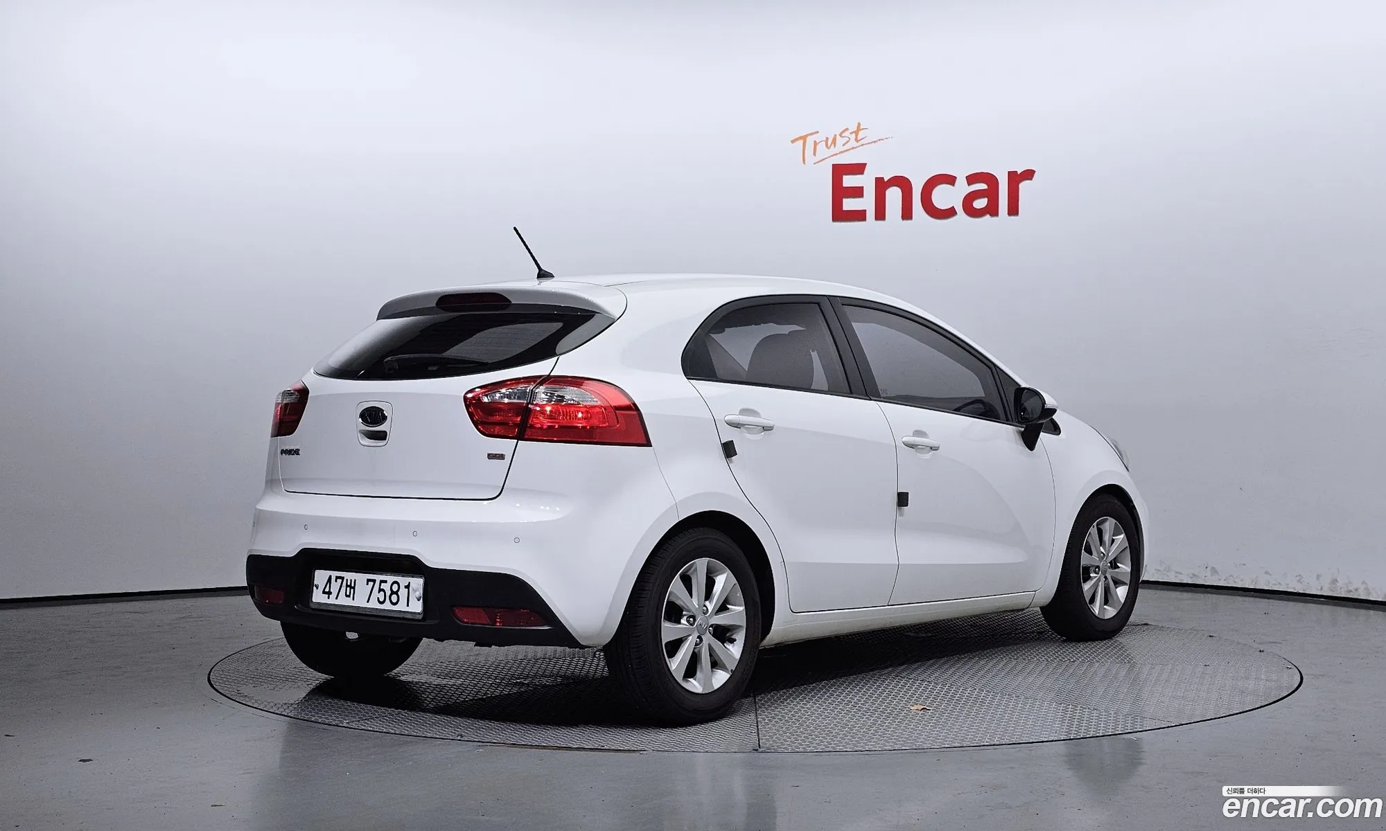 Kia Pride Iii 16 Gdi Hatchback 2012 - фотография 18791924
