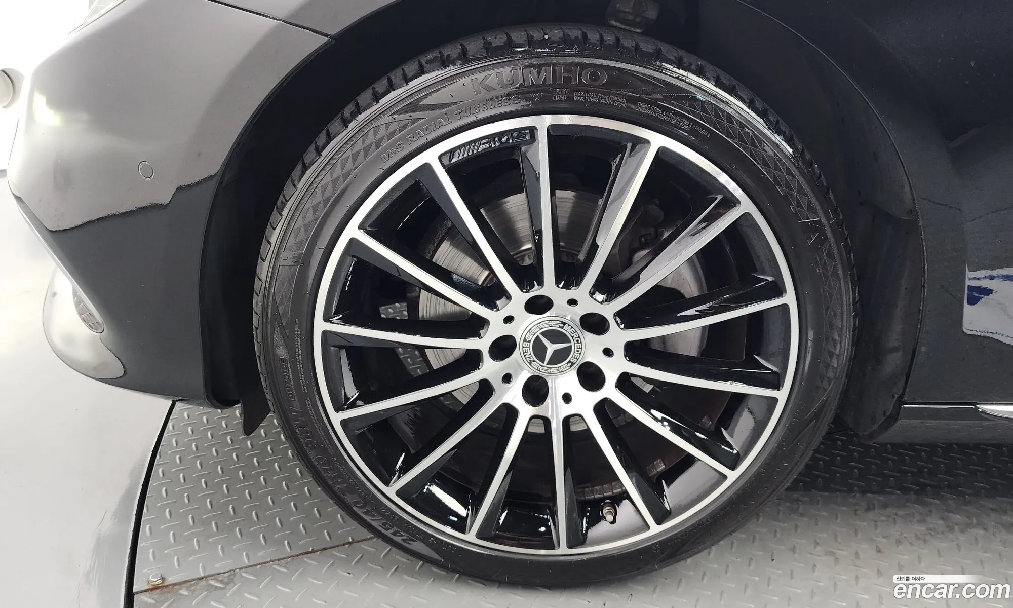 Mercedes-Benz E-Klasse E220D Exclusive 2017 - фотография 17282446