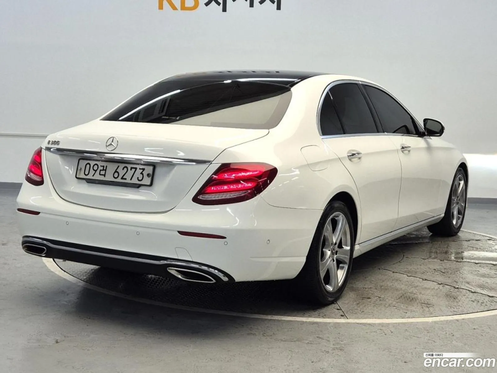 Mercedes-Benz E-Klasse E200 Avant Garde 2017 - фотография 17300801