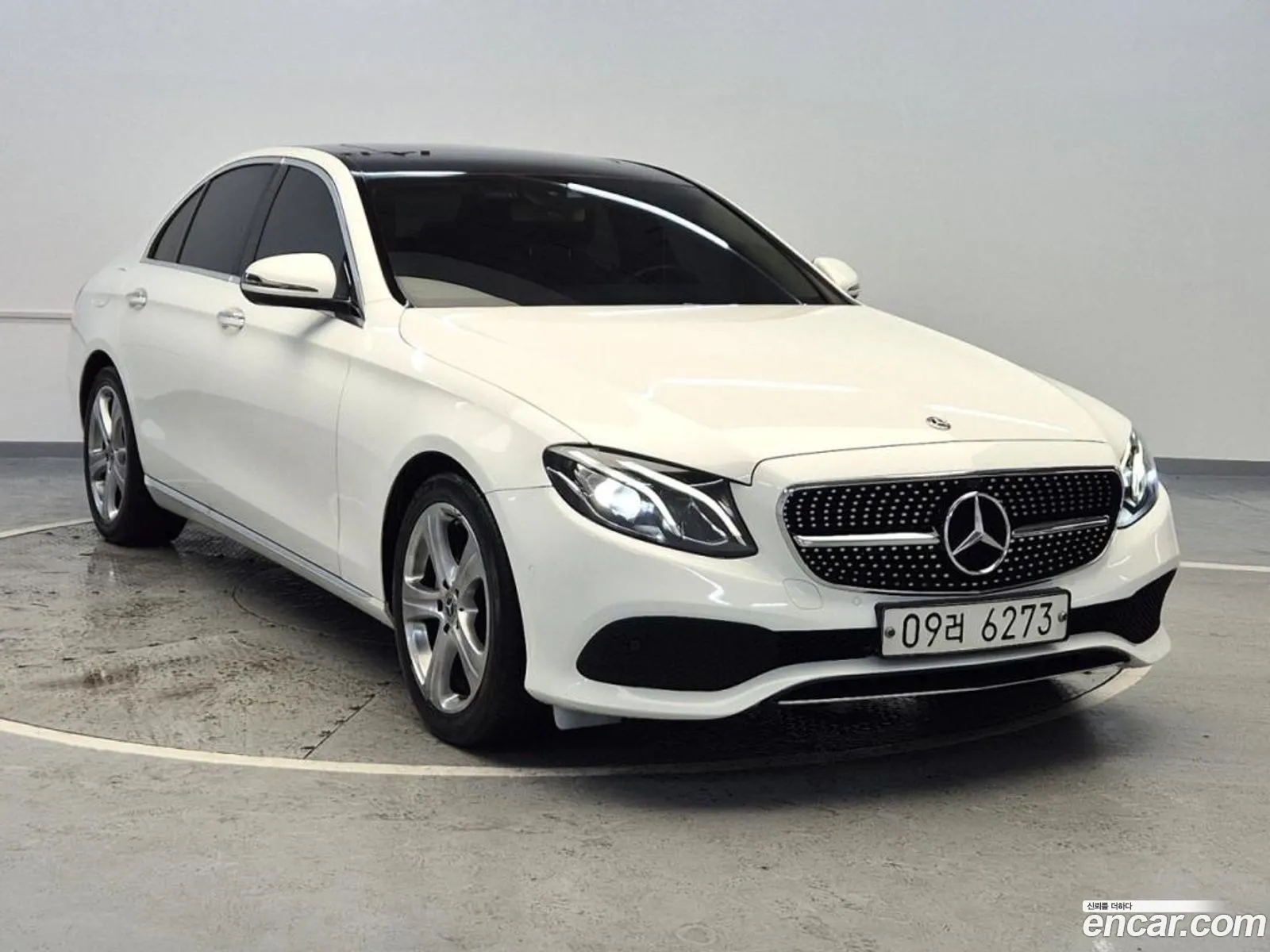 Mercedes-Benz E-Klasse E200 Avant Garde 2017 - фотография 17300802