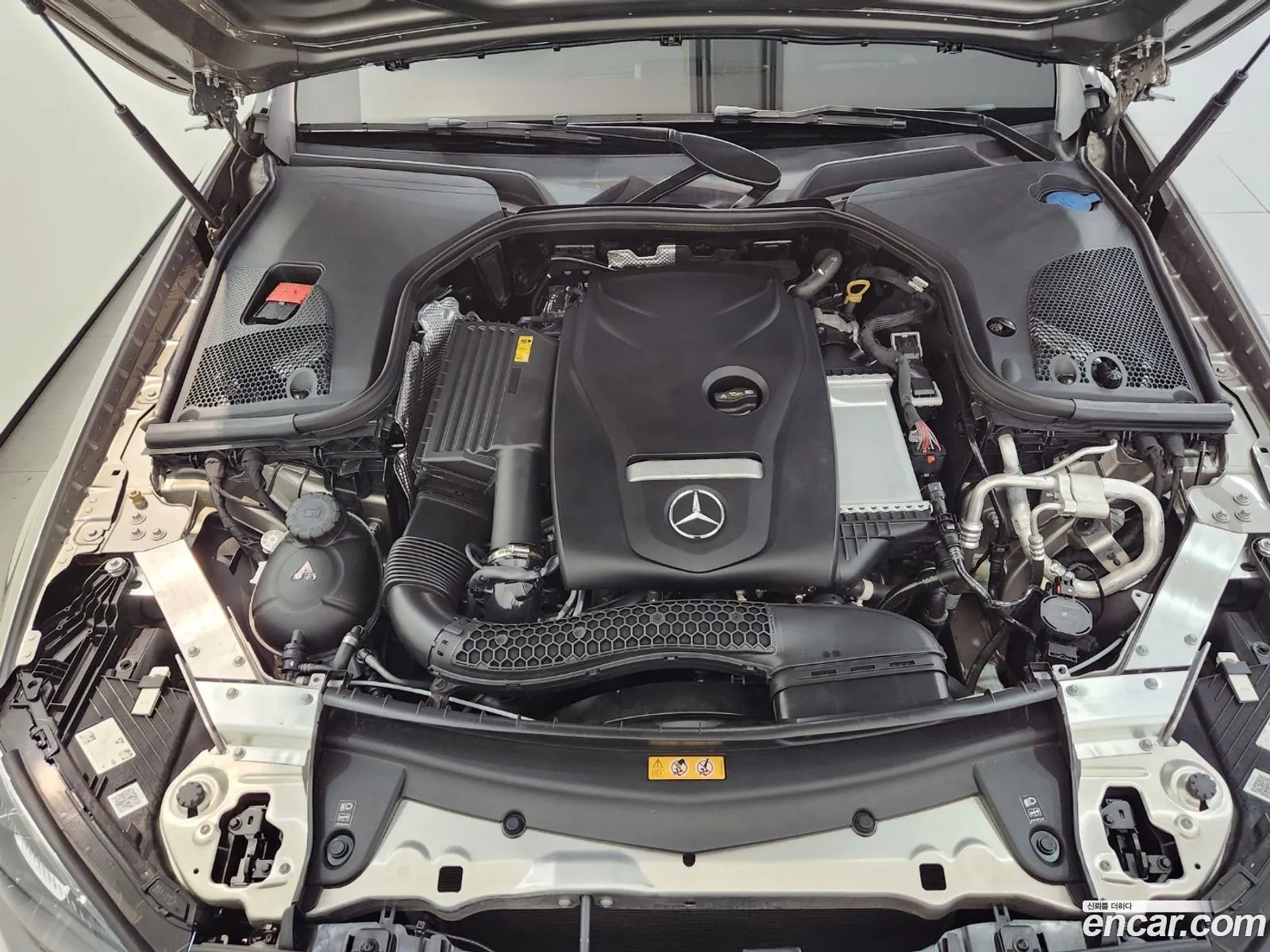Mercedes-Benz E-Klasse E250 Exclusive 2023 - фотография 17240558