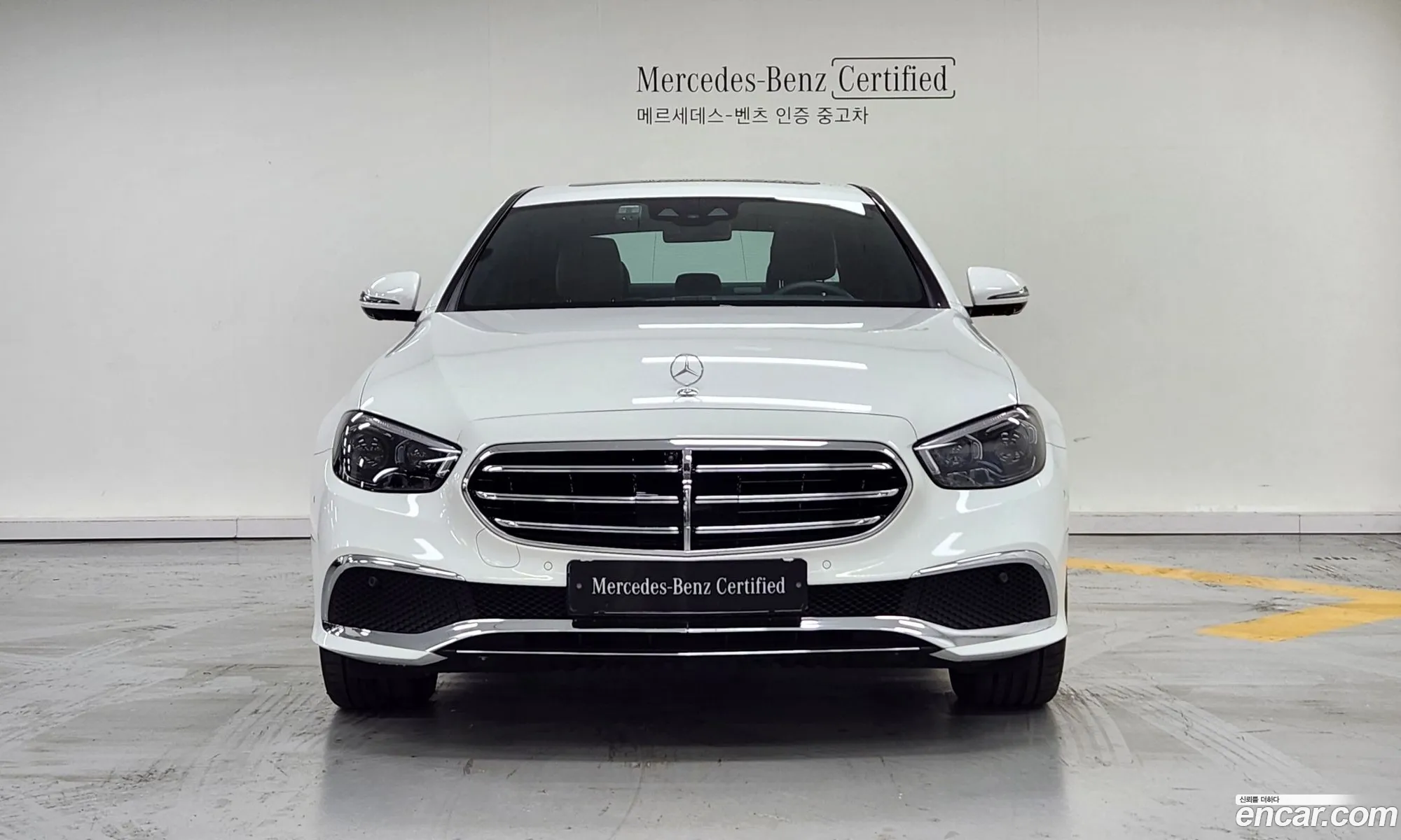 Mercedes-Benz E-Klasse E220D 4Matic Exclusive 2023 - фотография 17247941