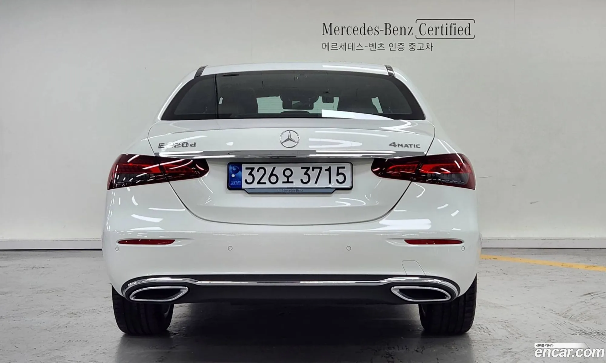 Mercedes-Benz E-Klasse E220D 4Matic Exclusive 2023 - фотография 17247942