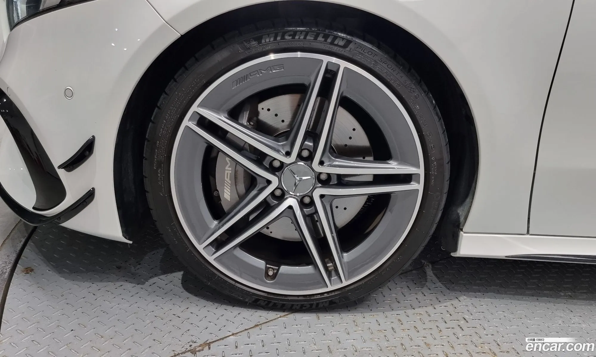 Mercedes-Benz A-Klasse Iv W177 Amg A45 4Matic Hatchback 2020 - фотография 17247919