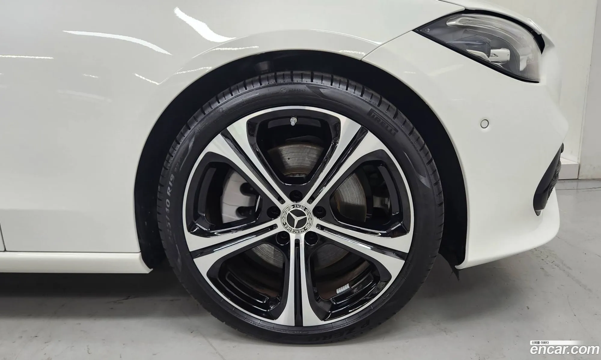 Mercedes-Benz C-Klasse C300 4Matic Avant Garde 2024 - фотография 17247967