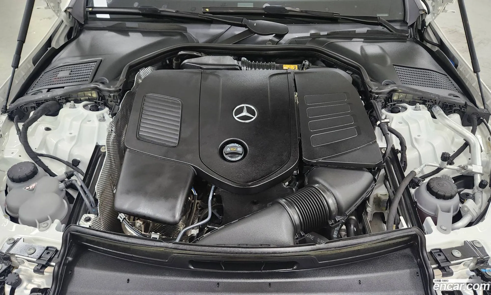 Mercedes-Benz C-Klasse C300 4Matic Avant Garde 2024 - фотография 17247968
