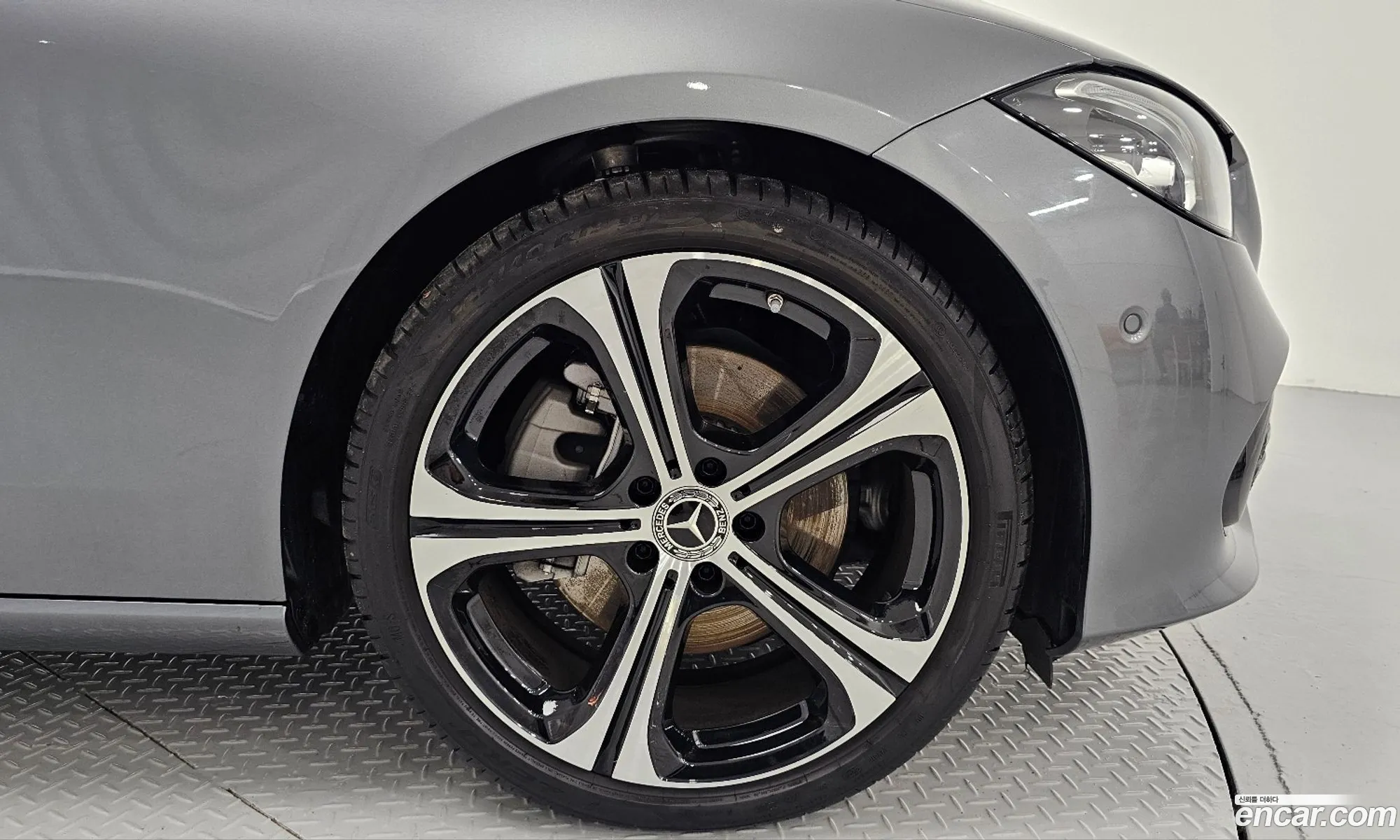 Mercedes-Benz C-Klasse C300 4Matic Avant Garde 2024 - фотография 17240569