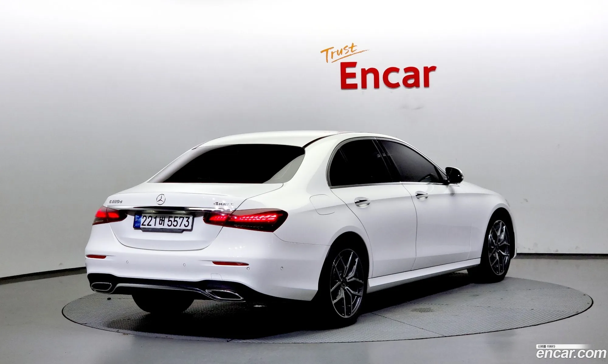 Mercedes-Benz E-Klasse E220D 4Matic Amg Line 2023 - фотография 17247900