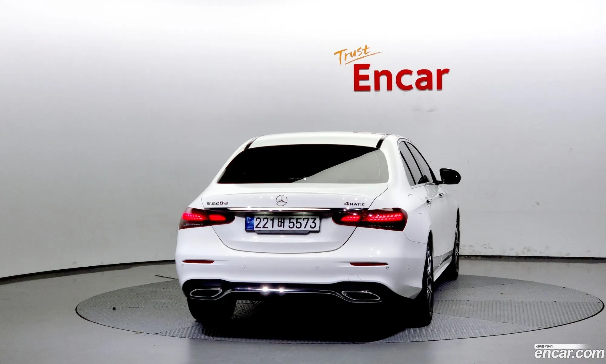 Mercedes-Benz E-Klasse E220D 4Matic Amg Line 2023 - фотография 17247902