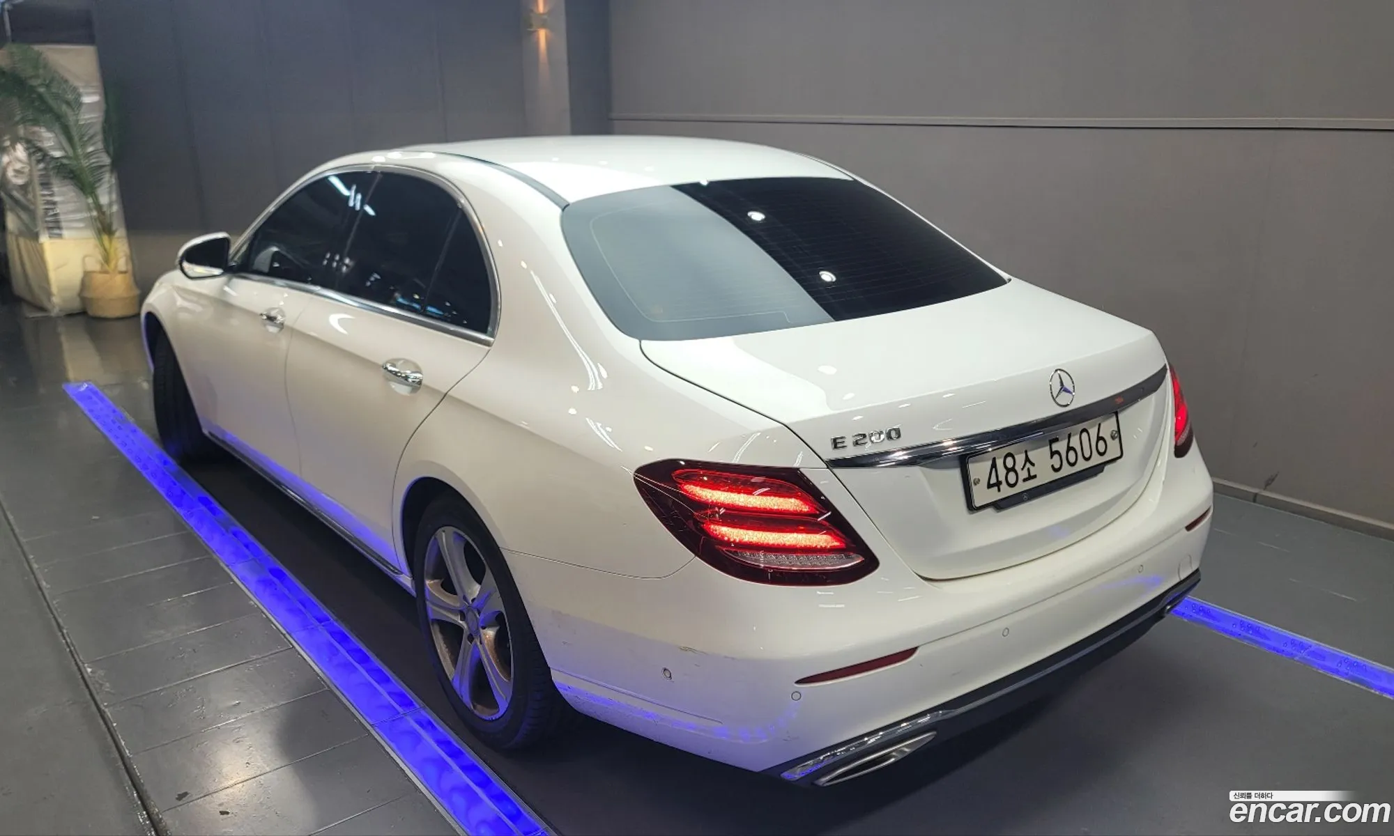Mercedes-Benz E-Klasse E200 Avant Garde 2017 - фотография 17282471