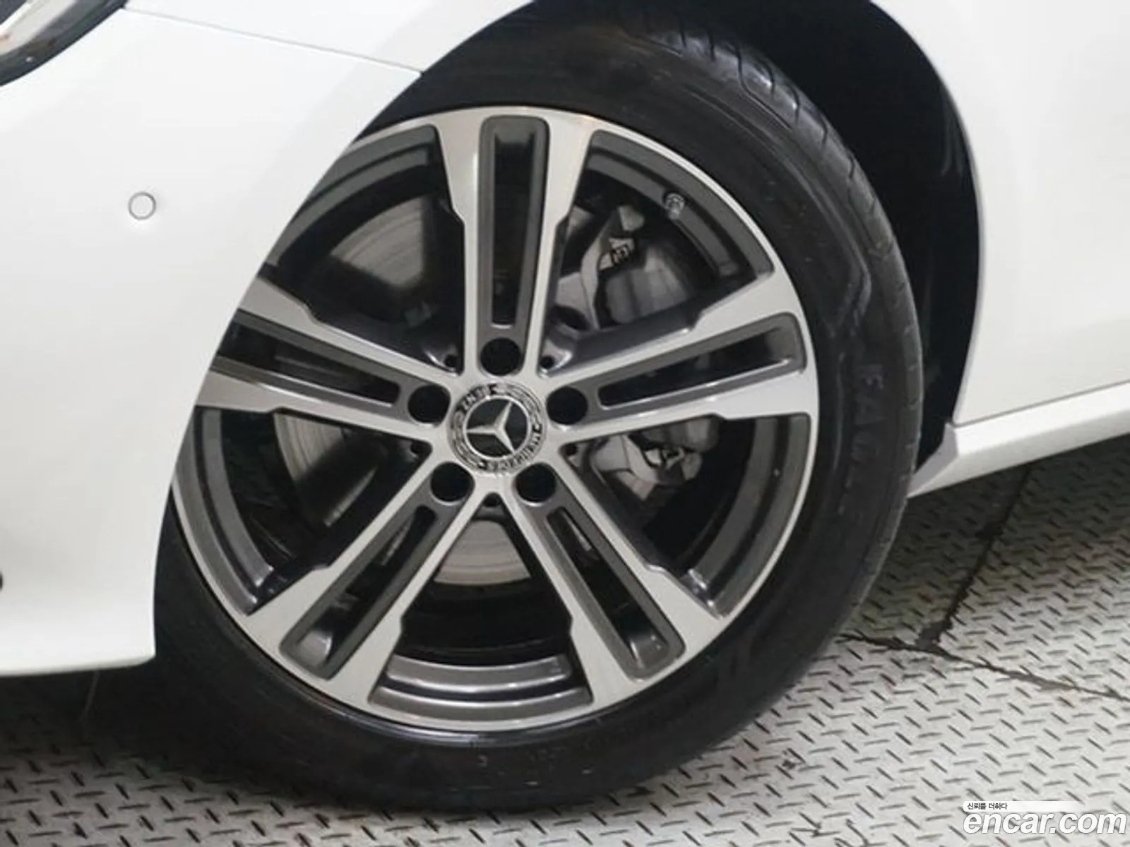 Mercedes-Benz E-Klasse E250 Avantgarde 2023 - фотография 17187999