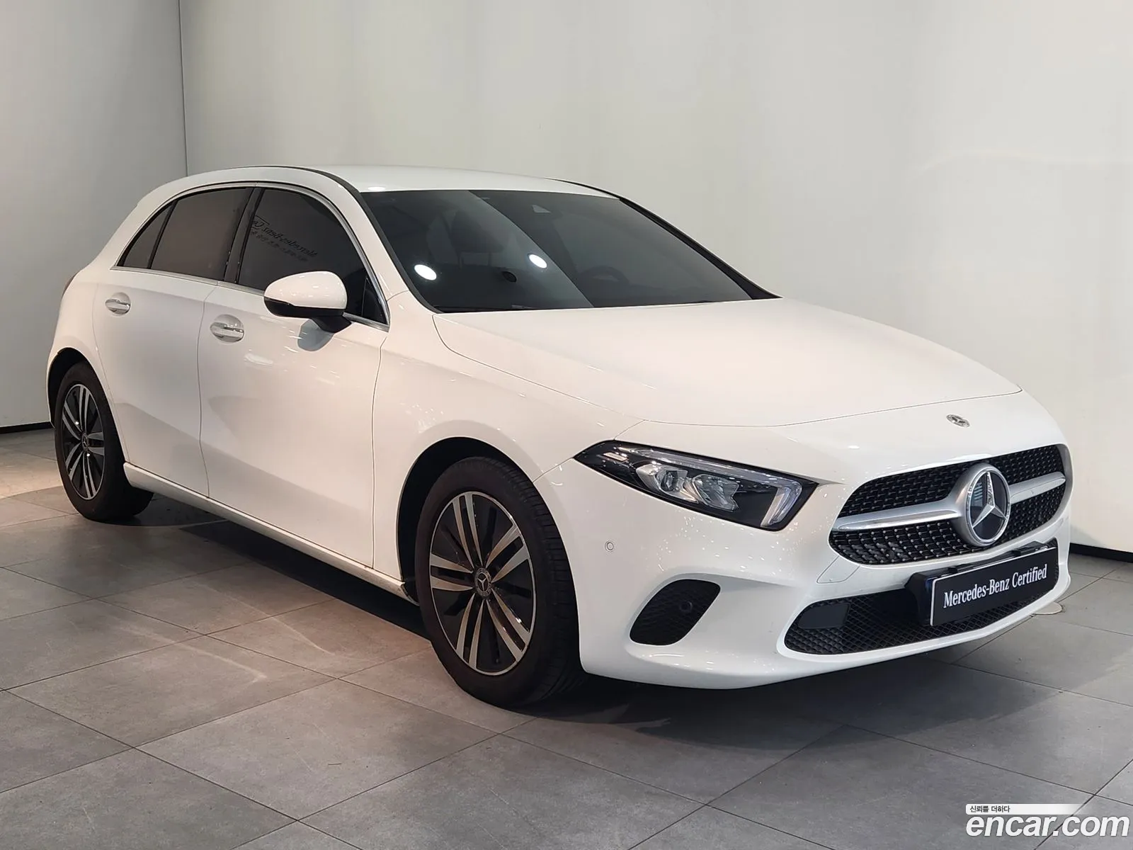 Mercedes-Benz A-Klasse A220 Hatchback 2023 - фотография 17187983