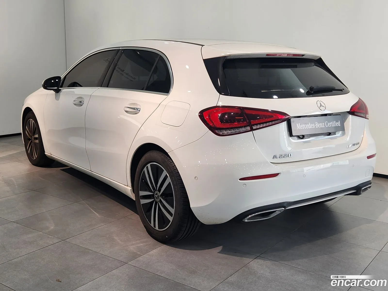 Mercedes-Benz A-Klasse A220 Hatchback 2023 - фотография 17187985