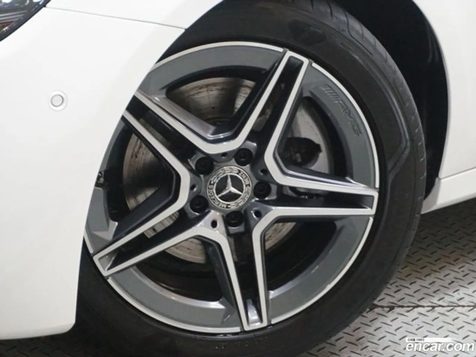 Mercedes-Benz E-Klasse E250 Amg Line 2023 - фотография 17188011
