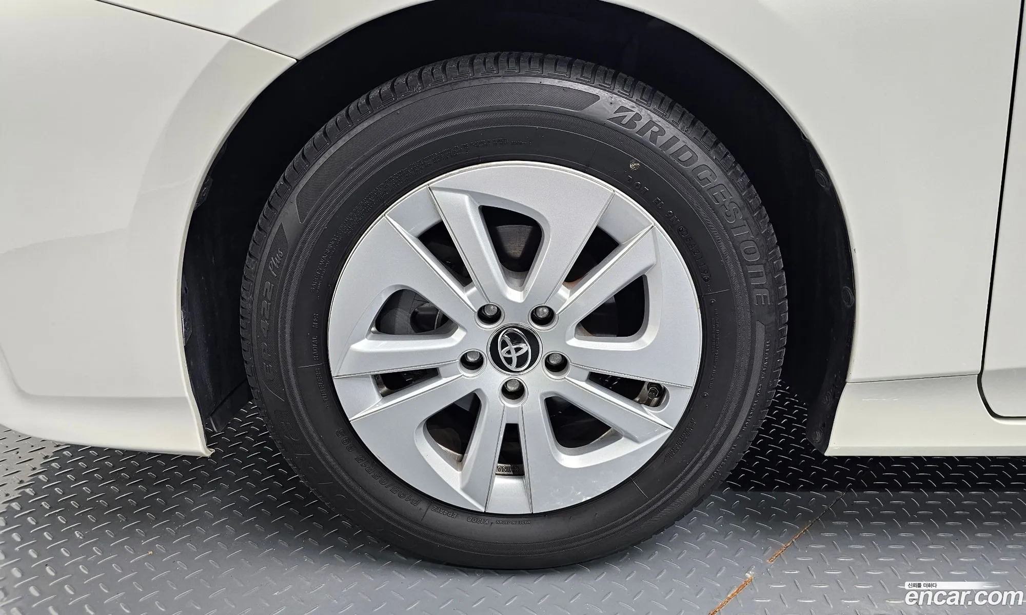 Toyota Prius Iv Xw50 18E 2018 - фотография 14852119