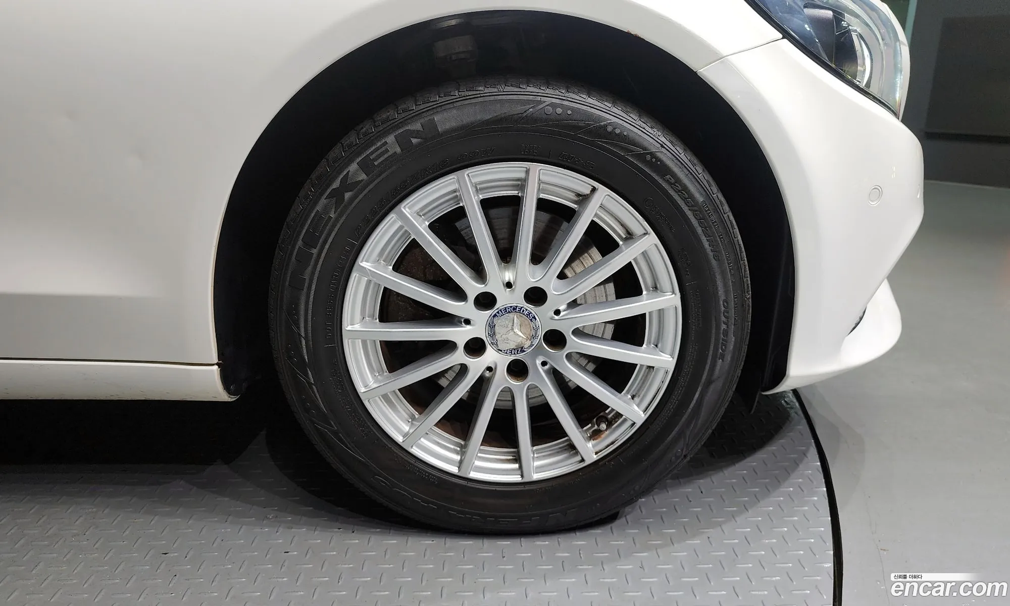 Mercedes-Benz C-Klasse C200 2015 - фотография 17175926