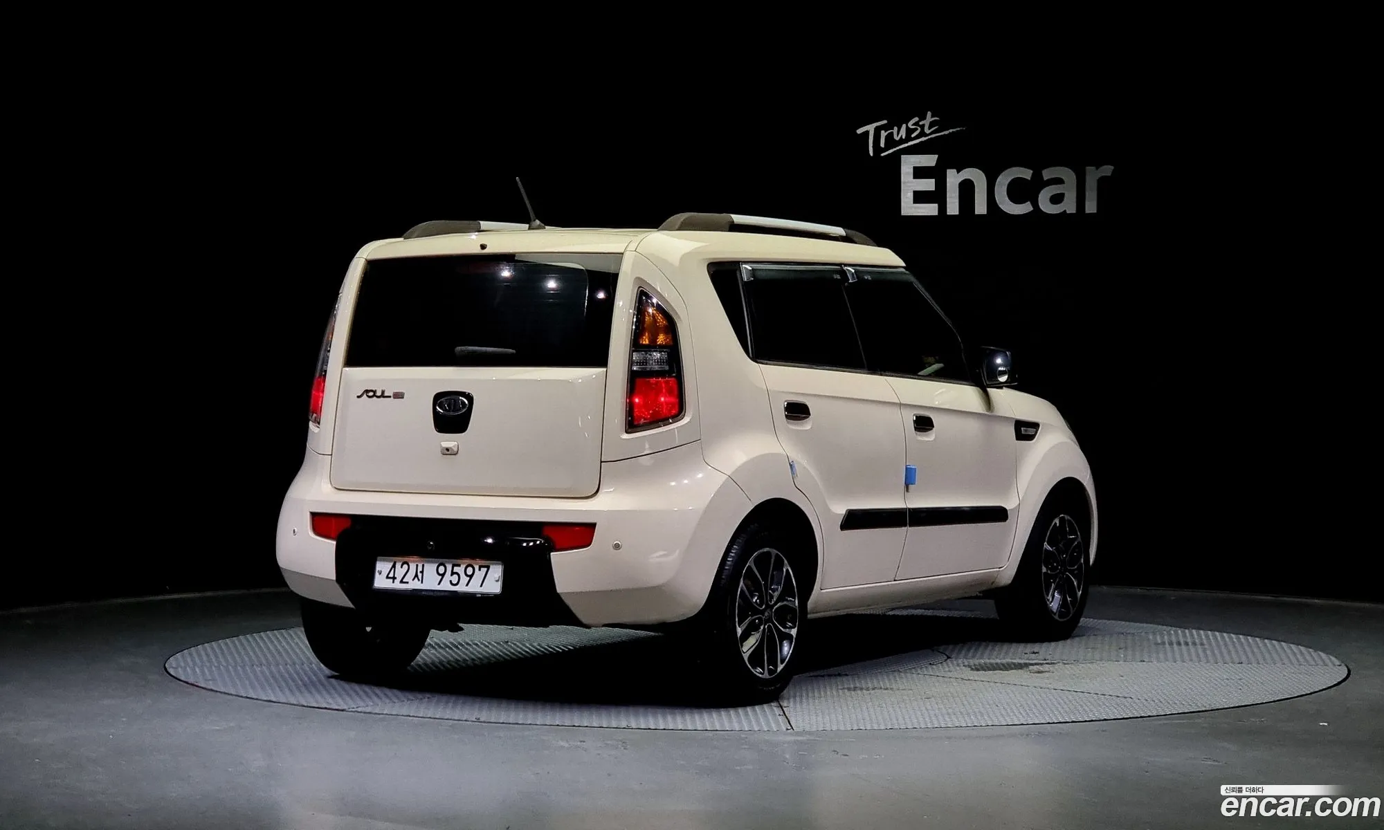 Kia Soul I 16 2U 2010 - фотография 19215140