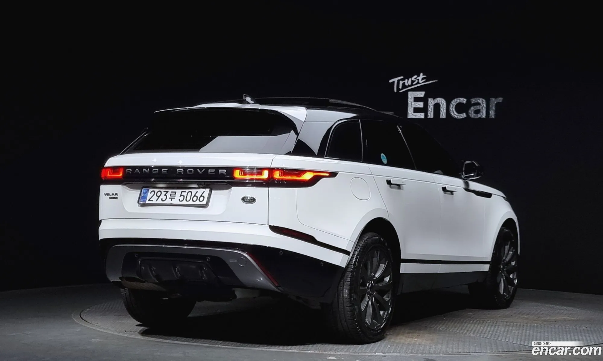 Land Rover Range Rover Velar I 20 D240 R-Dynamic Se 2018 - фотография 3530641