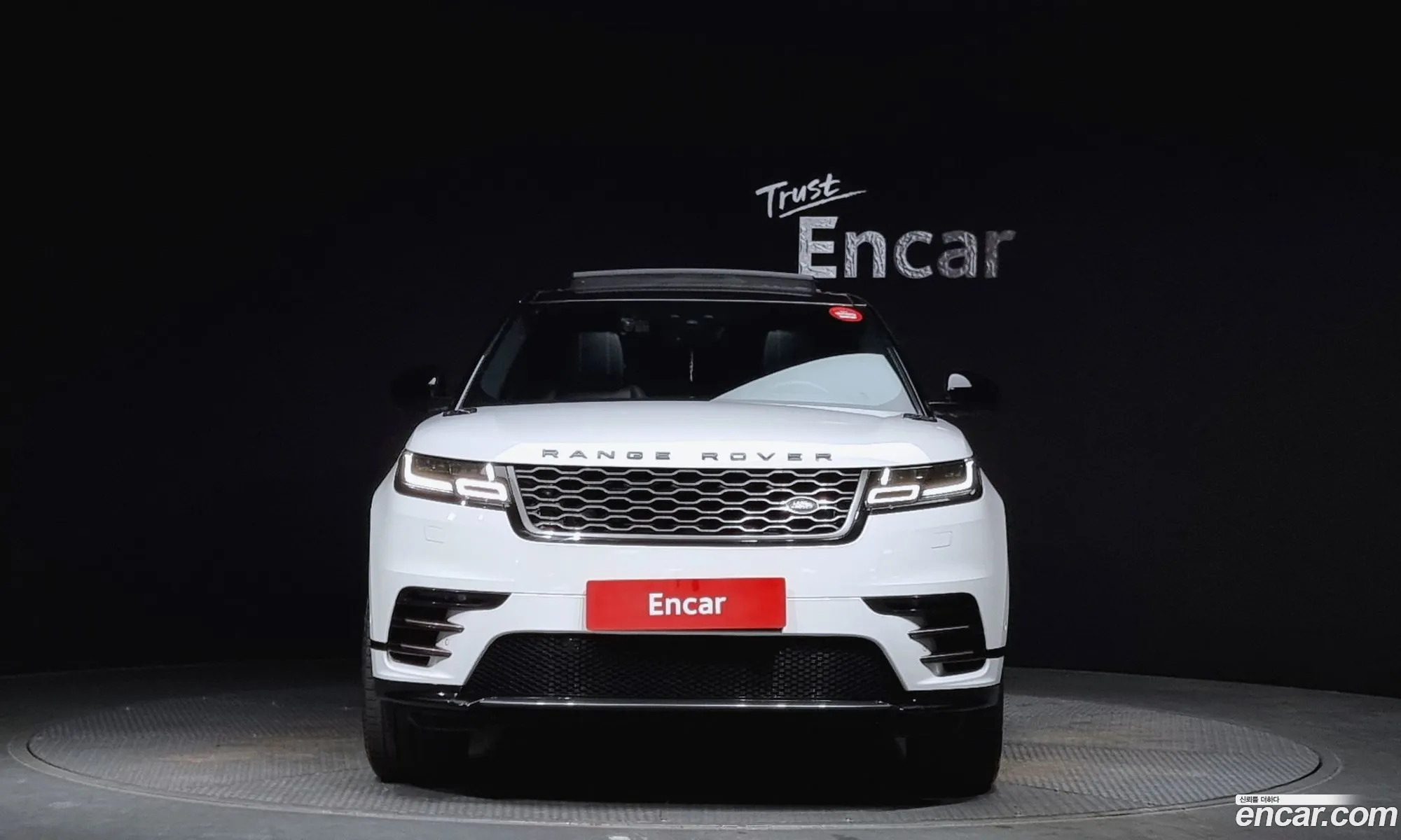 Land Rover Range Rover Velar I 20 D240 R-Dynamic Se 2018 - фотография 3530642