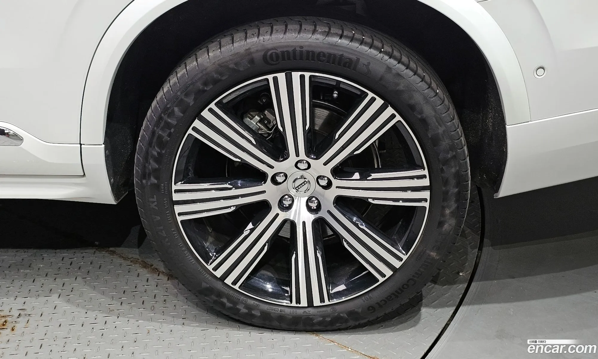 Volvo Xc90 B6 Ultimate Bright 2023 - фотография 3826831