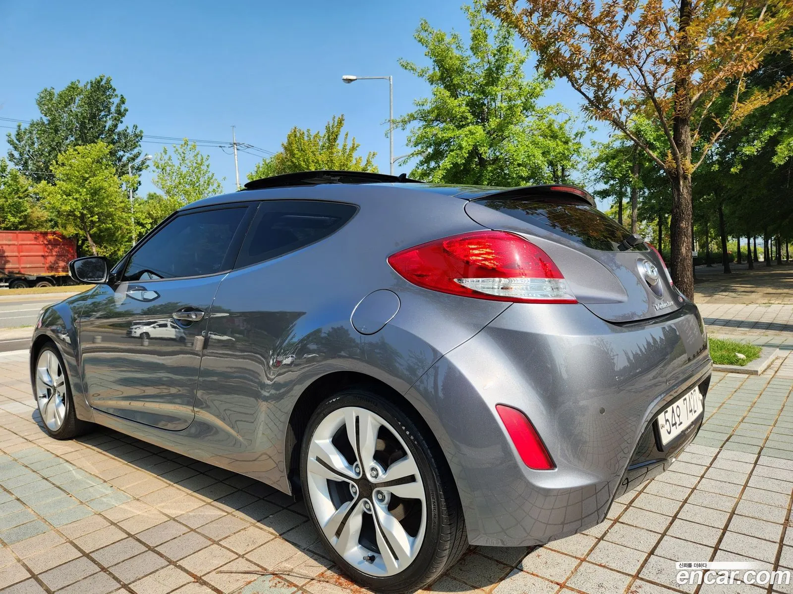 Hyundai Veloster Extreme 2011 - фотография 17169564