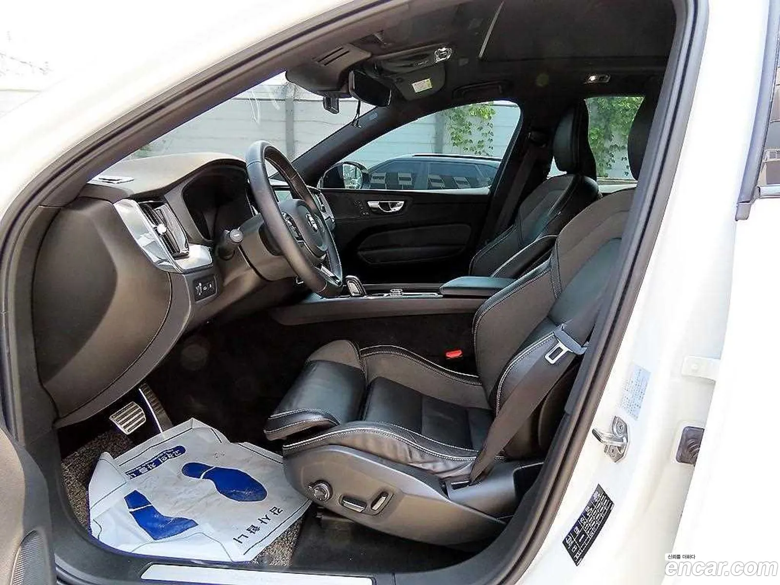 Volvo Xc60 2Nd Generation T8 R-Design - фотография 3826855
