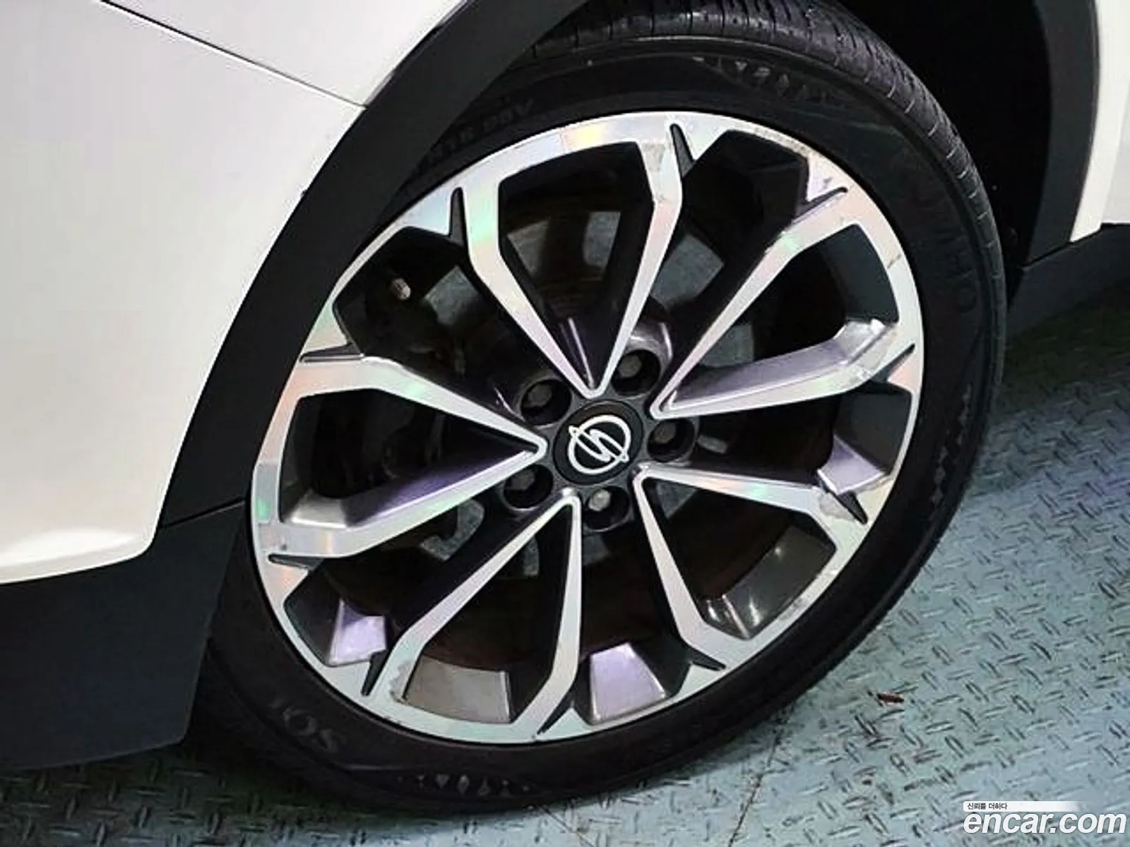 Kg Mobility Ssangyong Tivoli Air Diesel Rx 4Wd - фотография 8737048