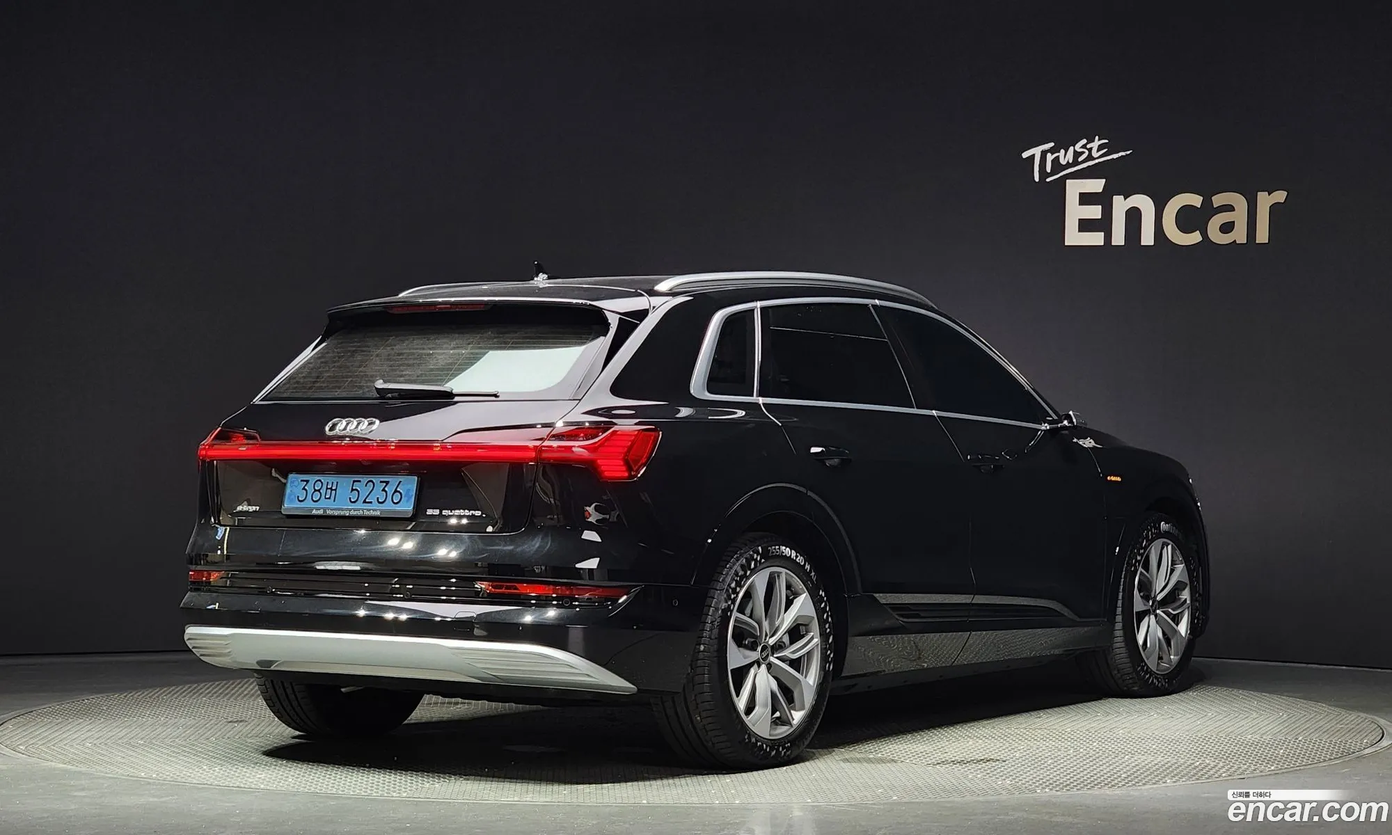 Audi E-Tron I 55 Quattro 2021 - фотография 3794030